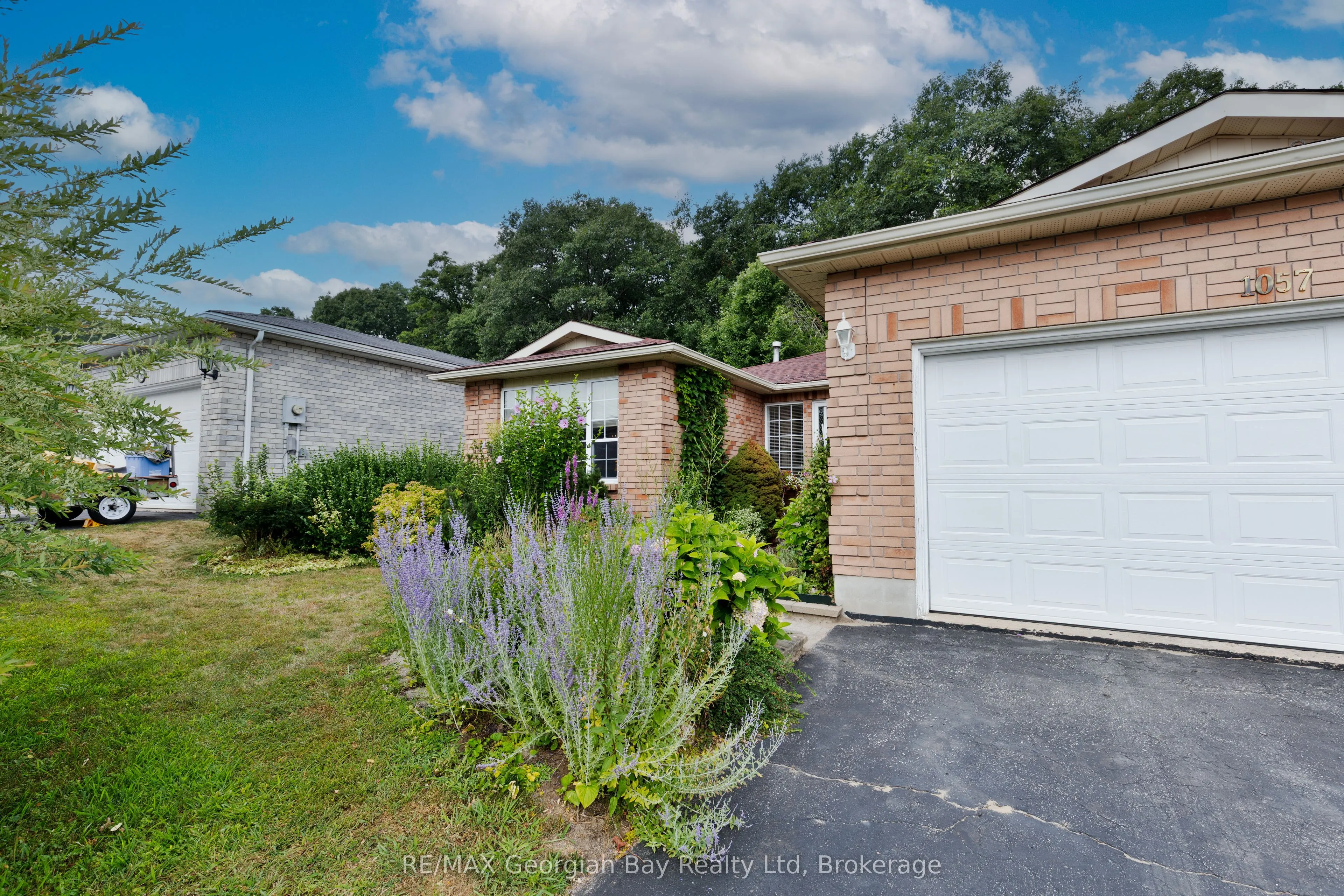1057 Dina Crescent