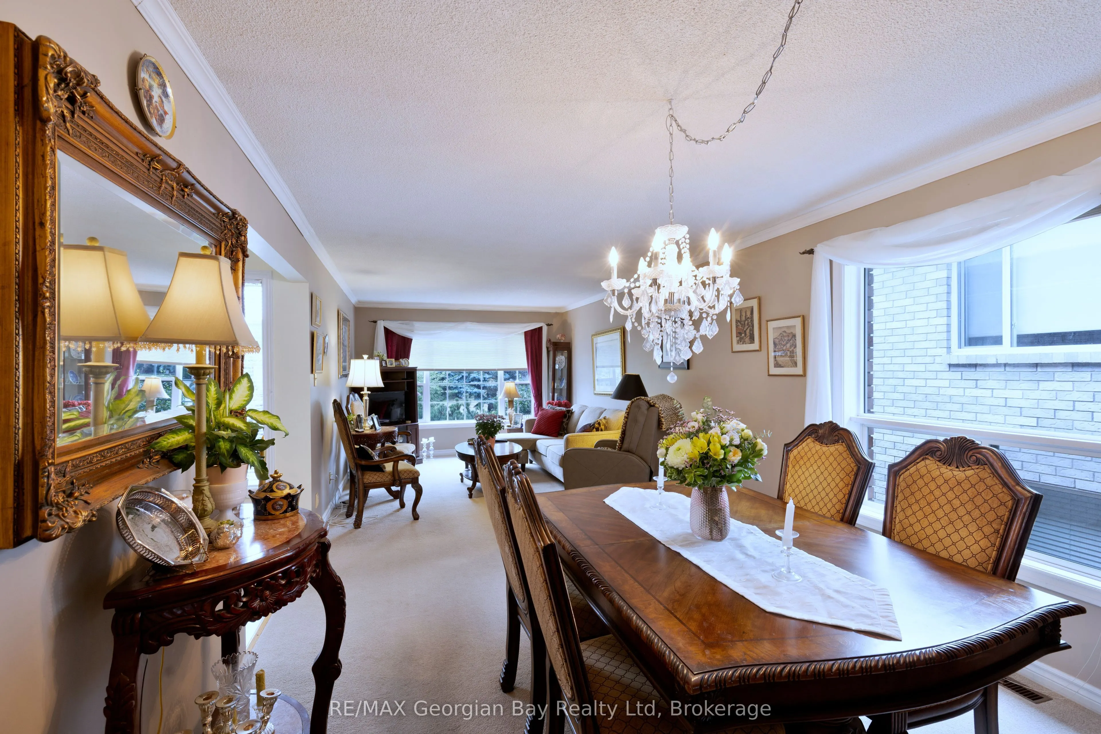 1057 Dina Crescent