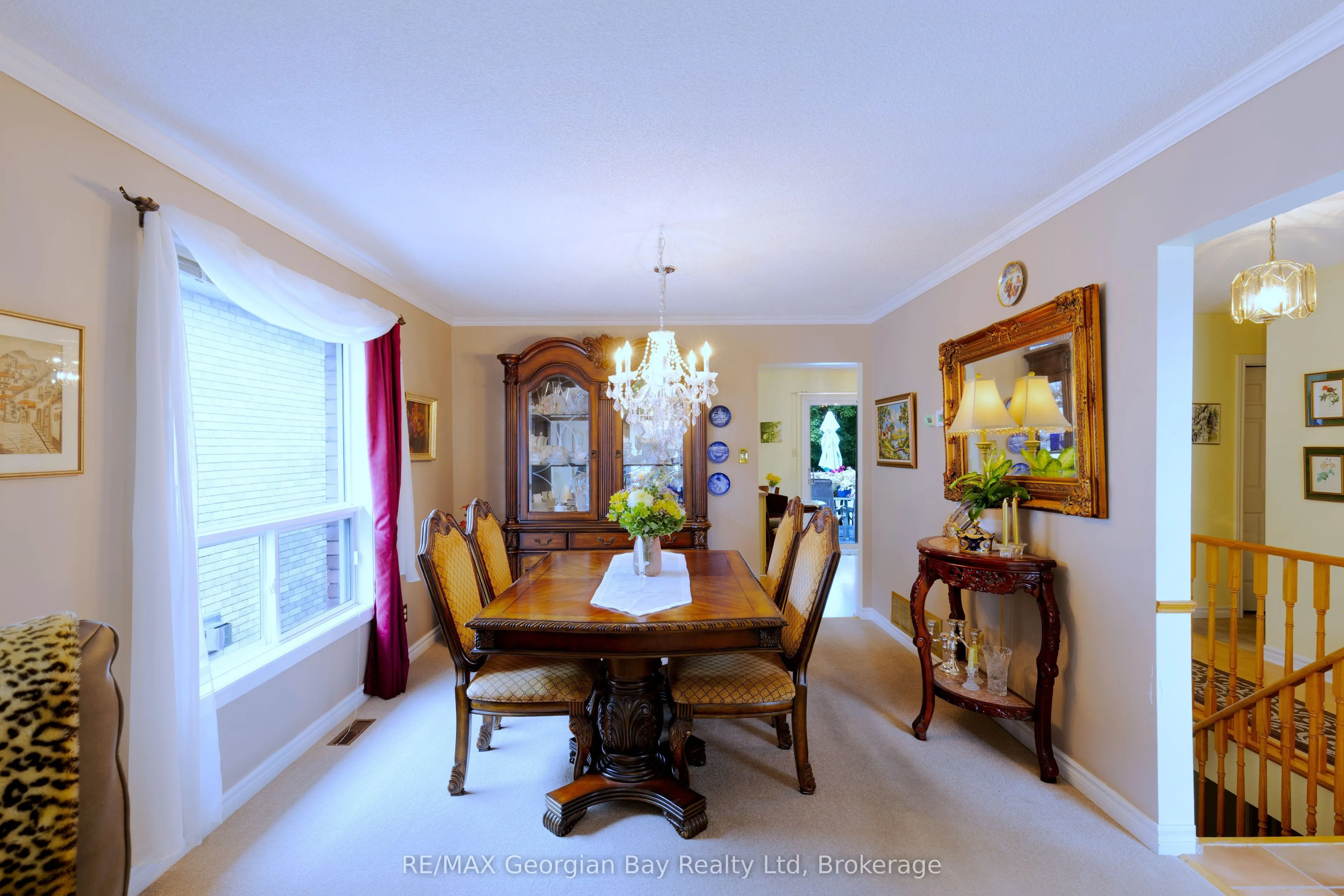 1057 Dina Crescent