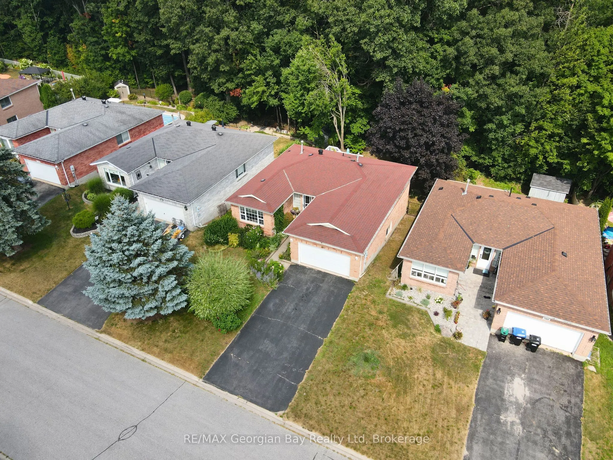 1057 Dina Crescent
