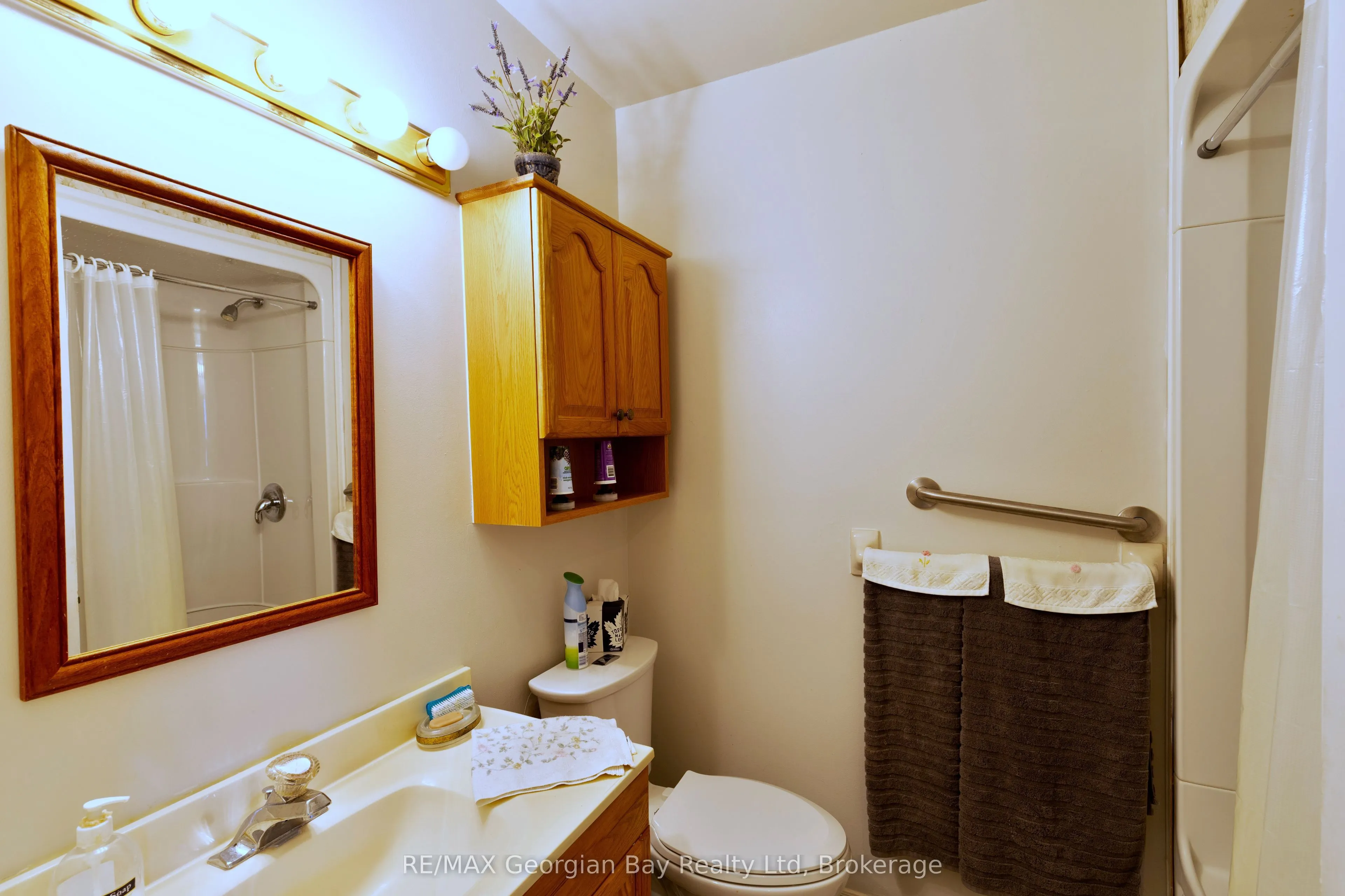 1057 Dina Crescent