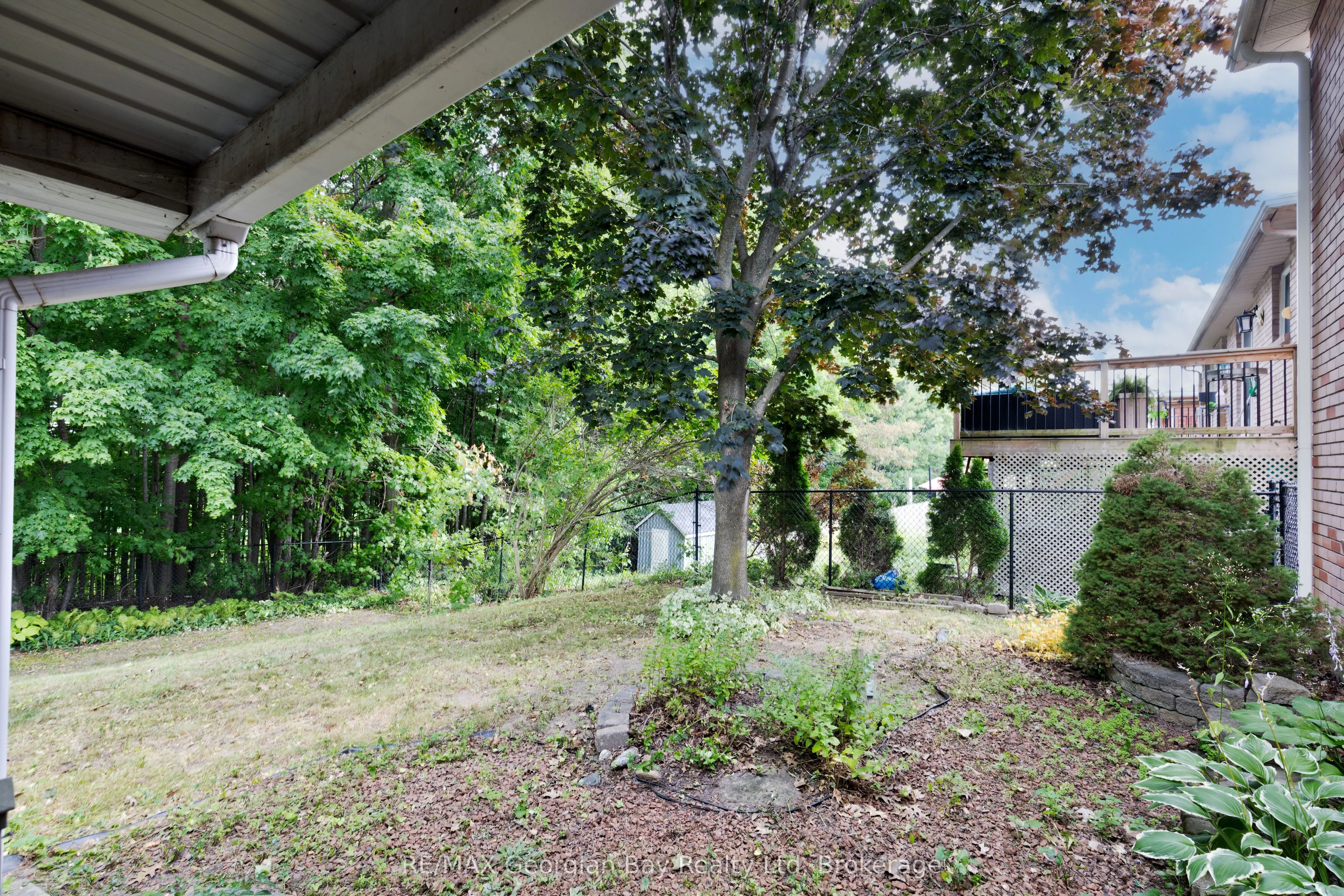 1057 Dina Crescent