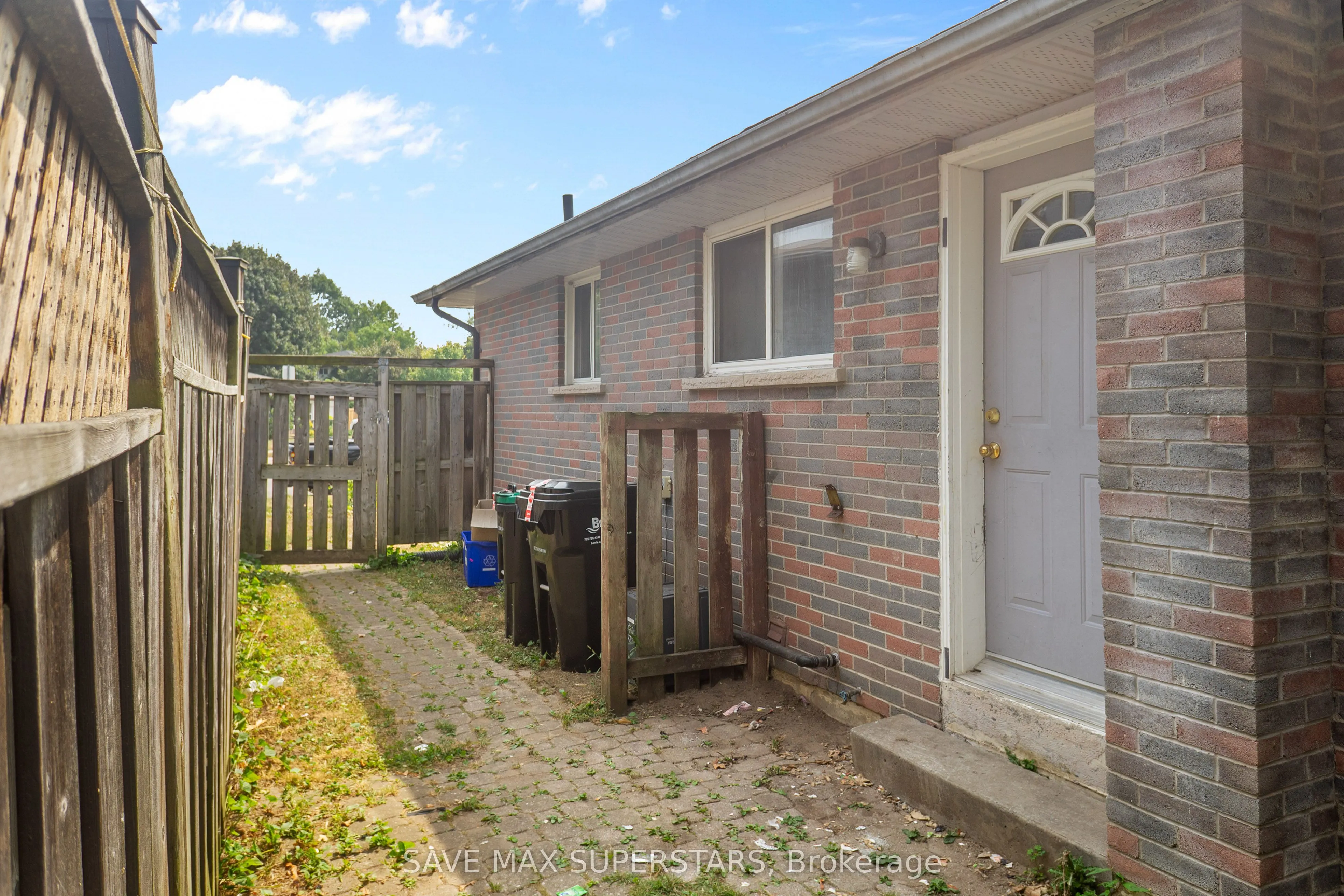 71 College Crescent