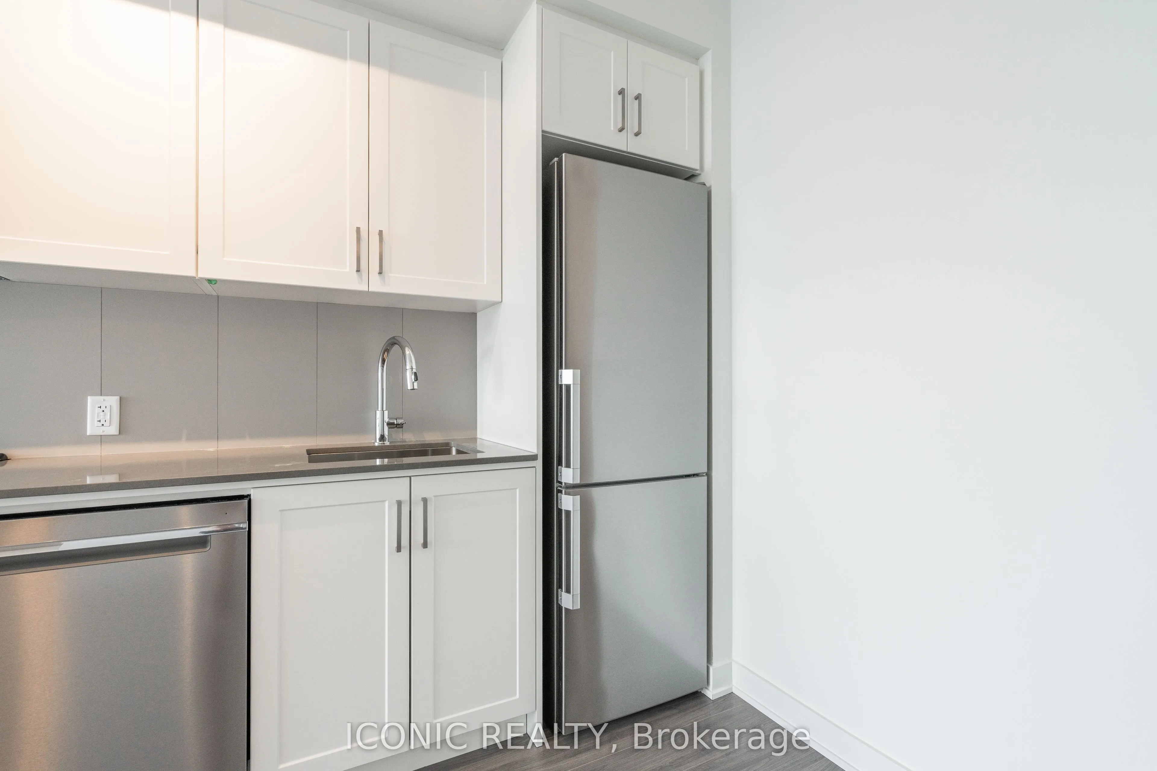 681 Yonge Street, #608