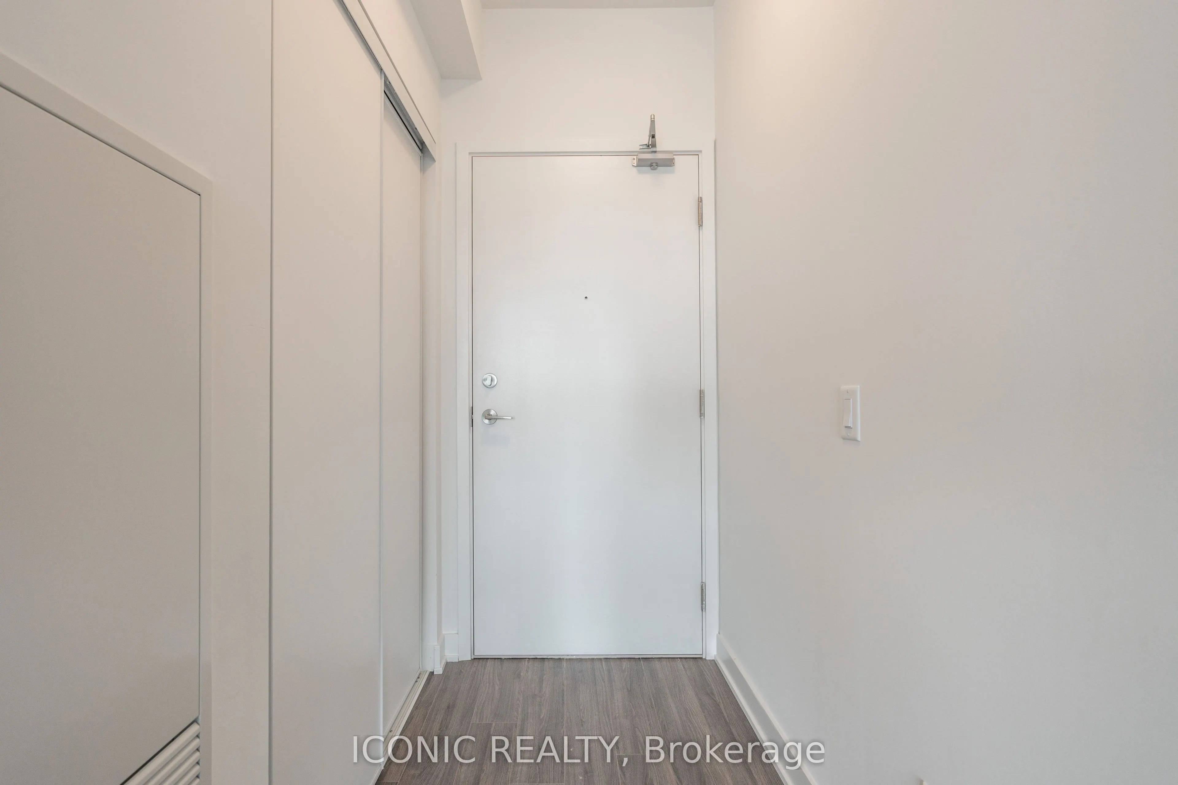 681 Yonge Street, #608