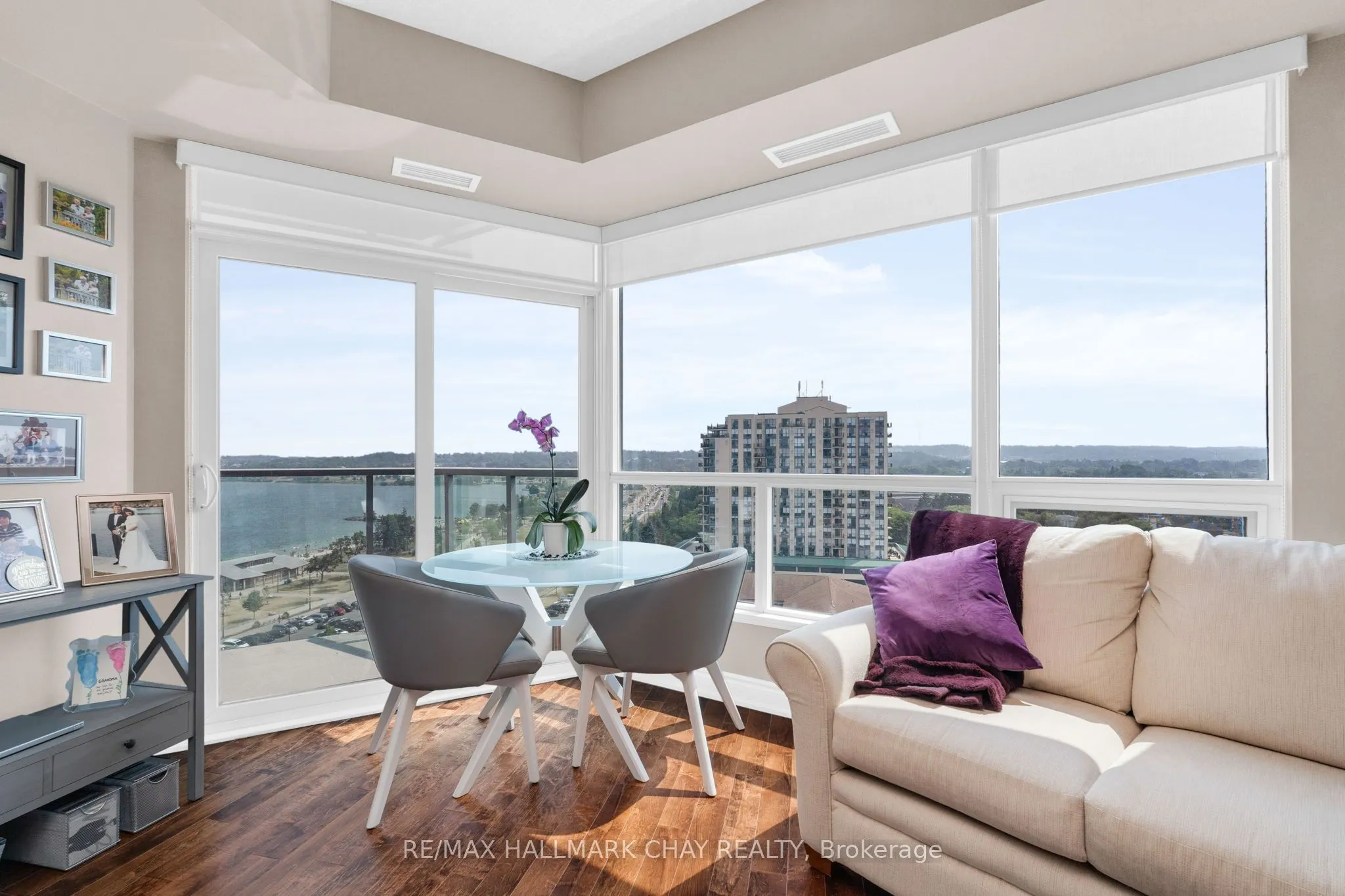 37 Ellen Street, #1211