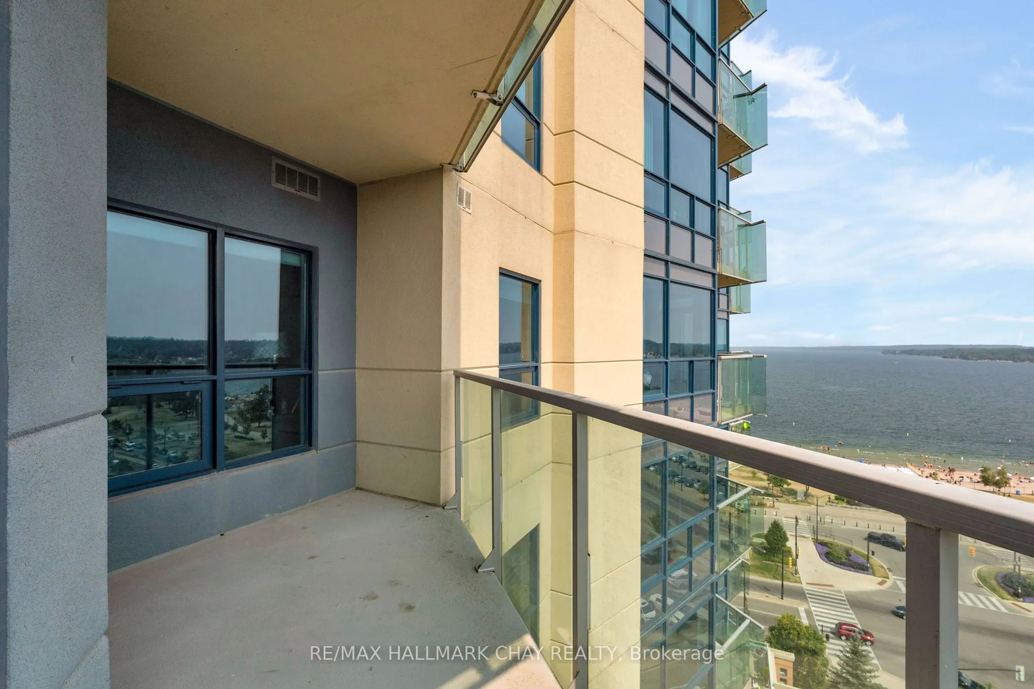 37 Ellen Street, #1211