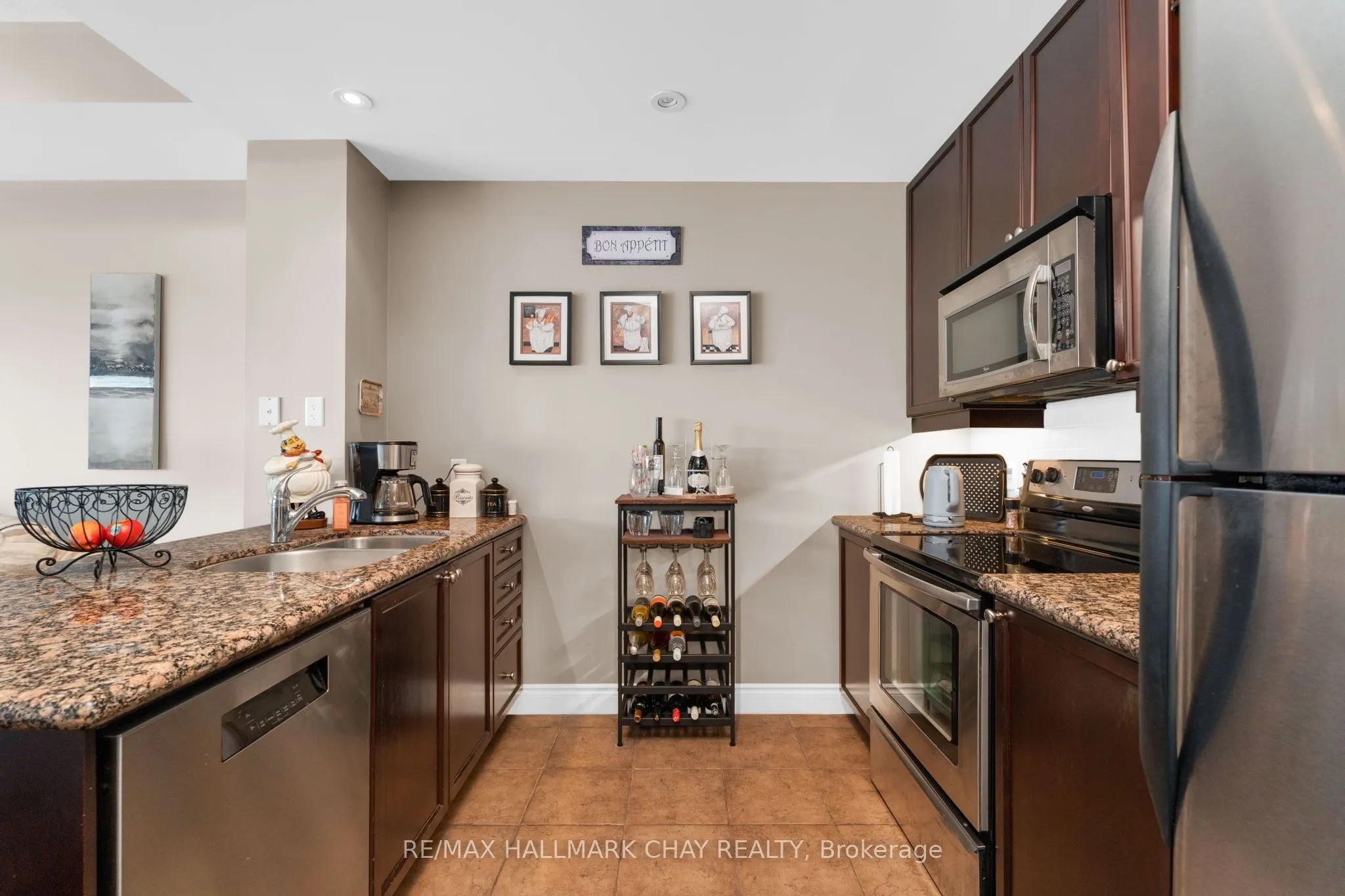 37 Ellen Street, #1211