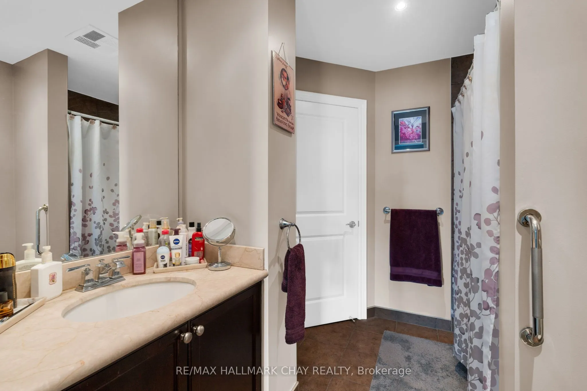 37 Ellen Street, #1211