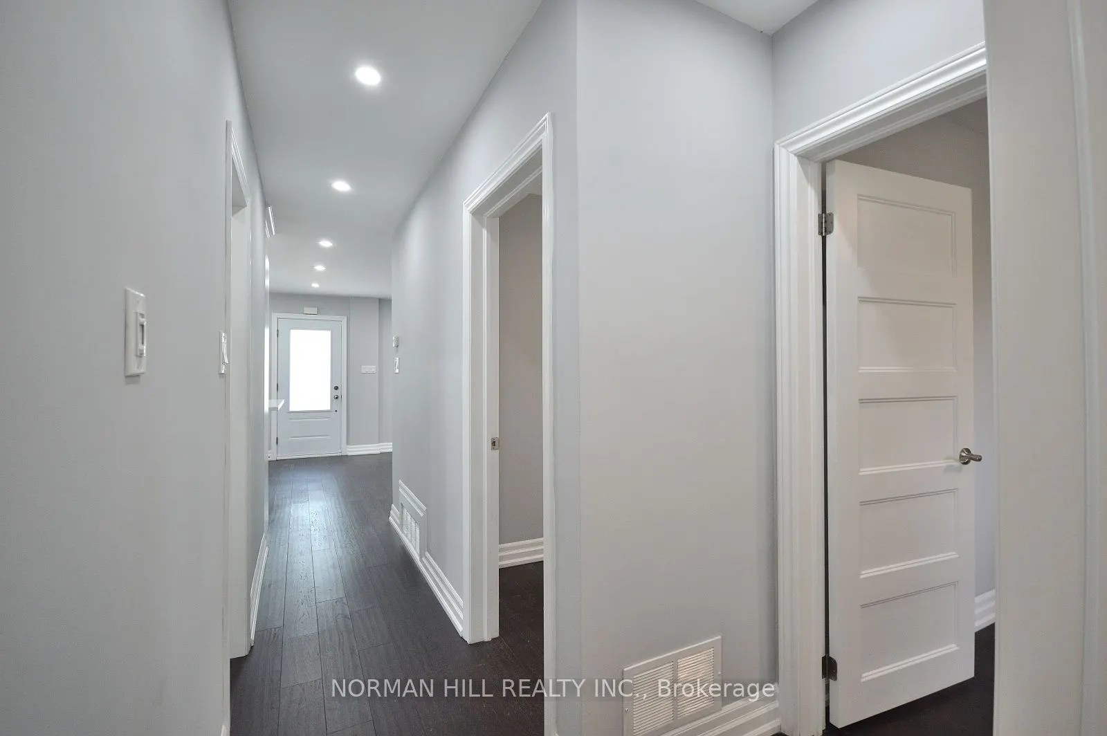 30 Newton Street, #Main Floor
