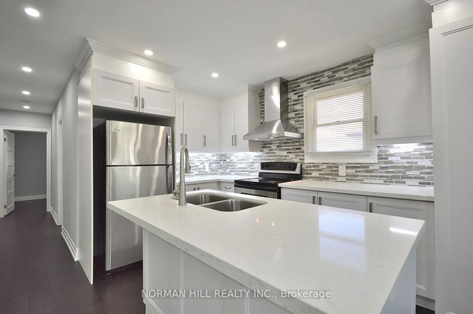 30 Newton Street, #Main Floor