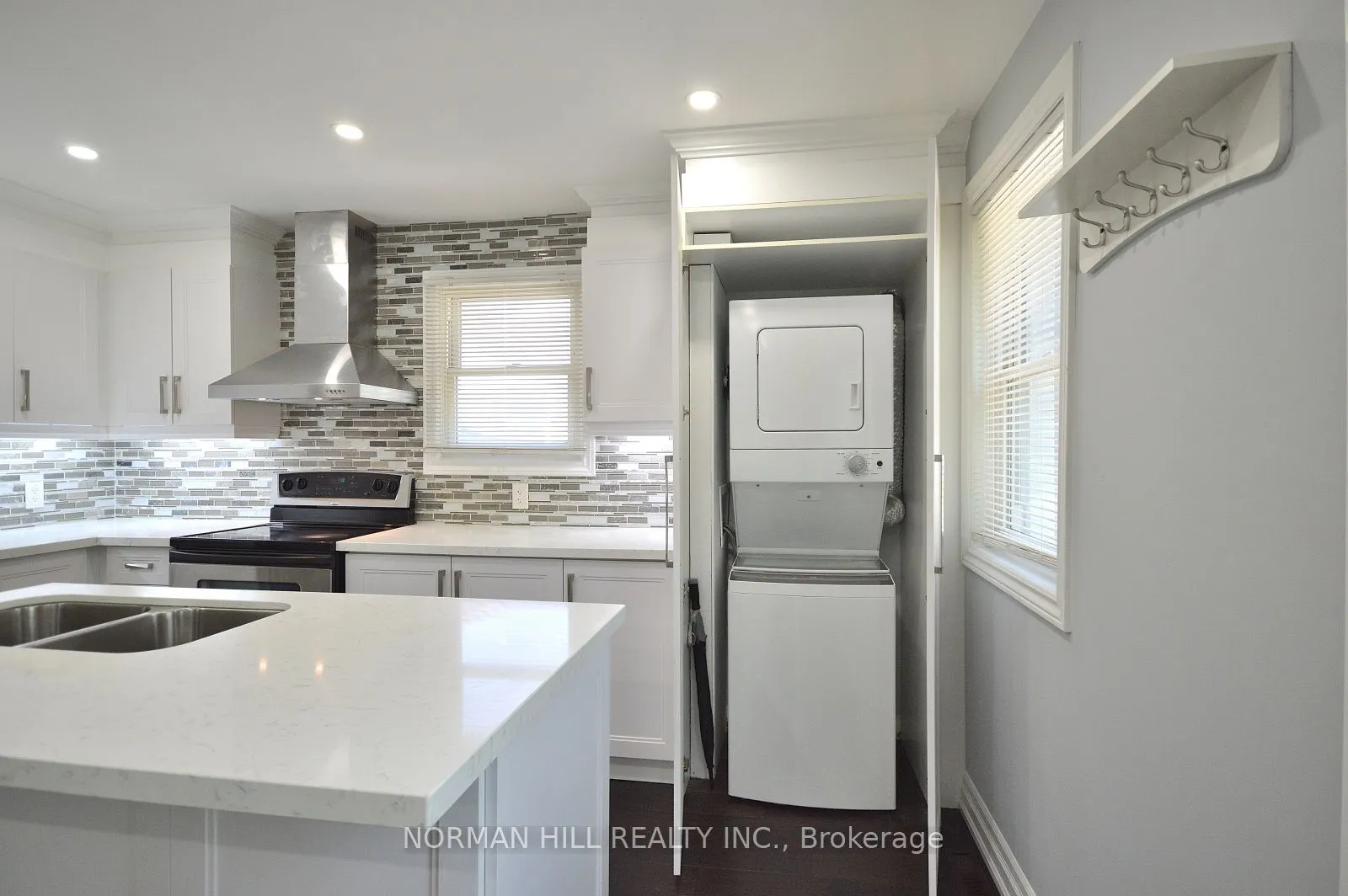 30 Newton Street, #Main Floor