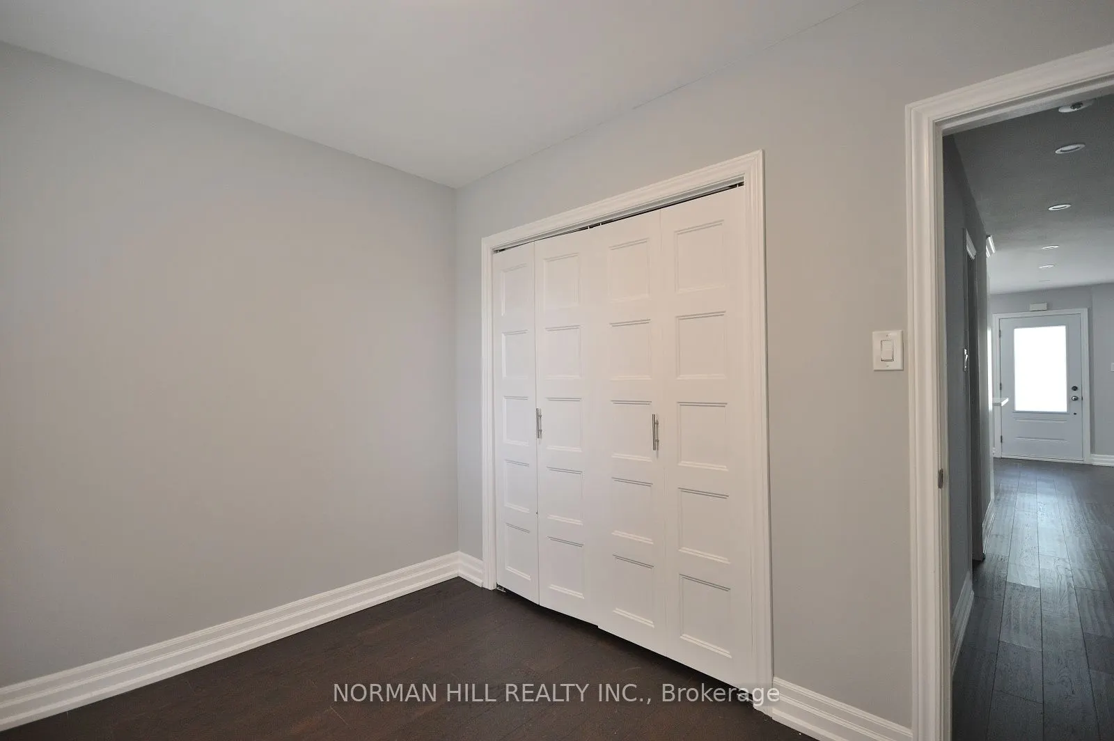 30 Newton Street, #Main Floor