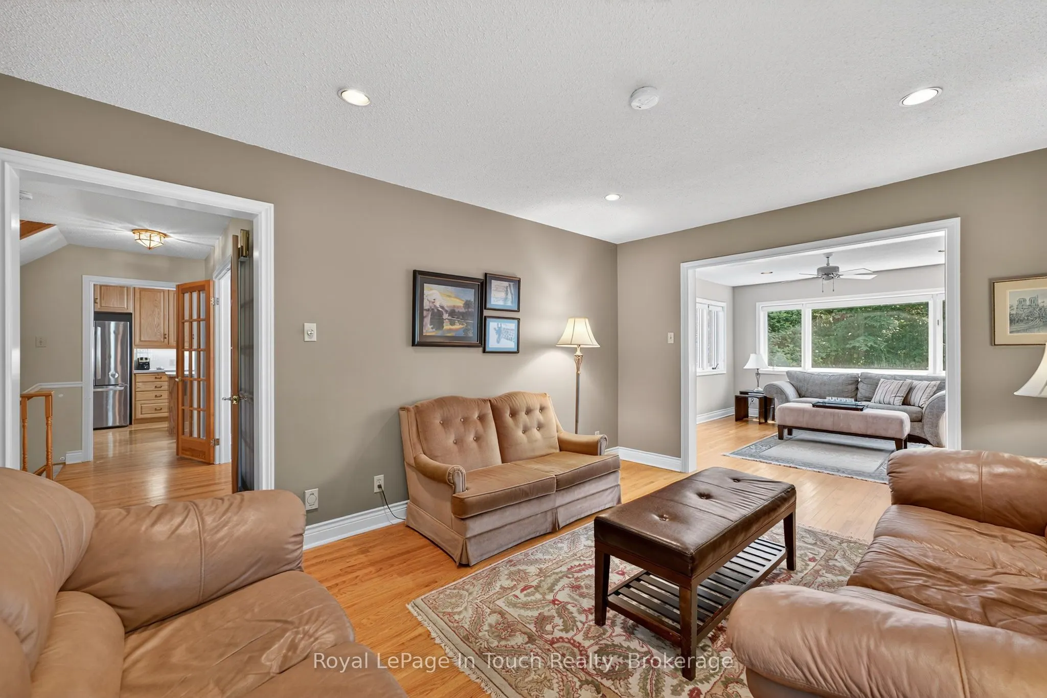 56 Robert Street E