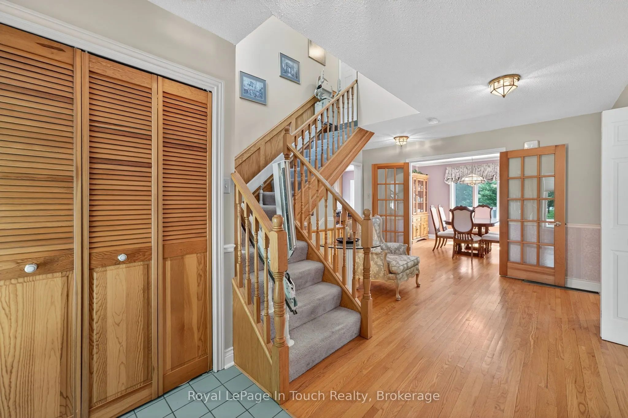 56 Robert Street E