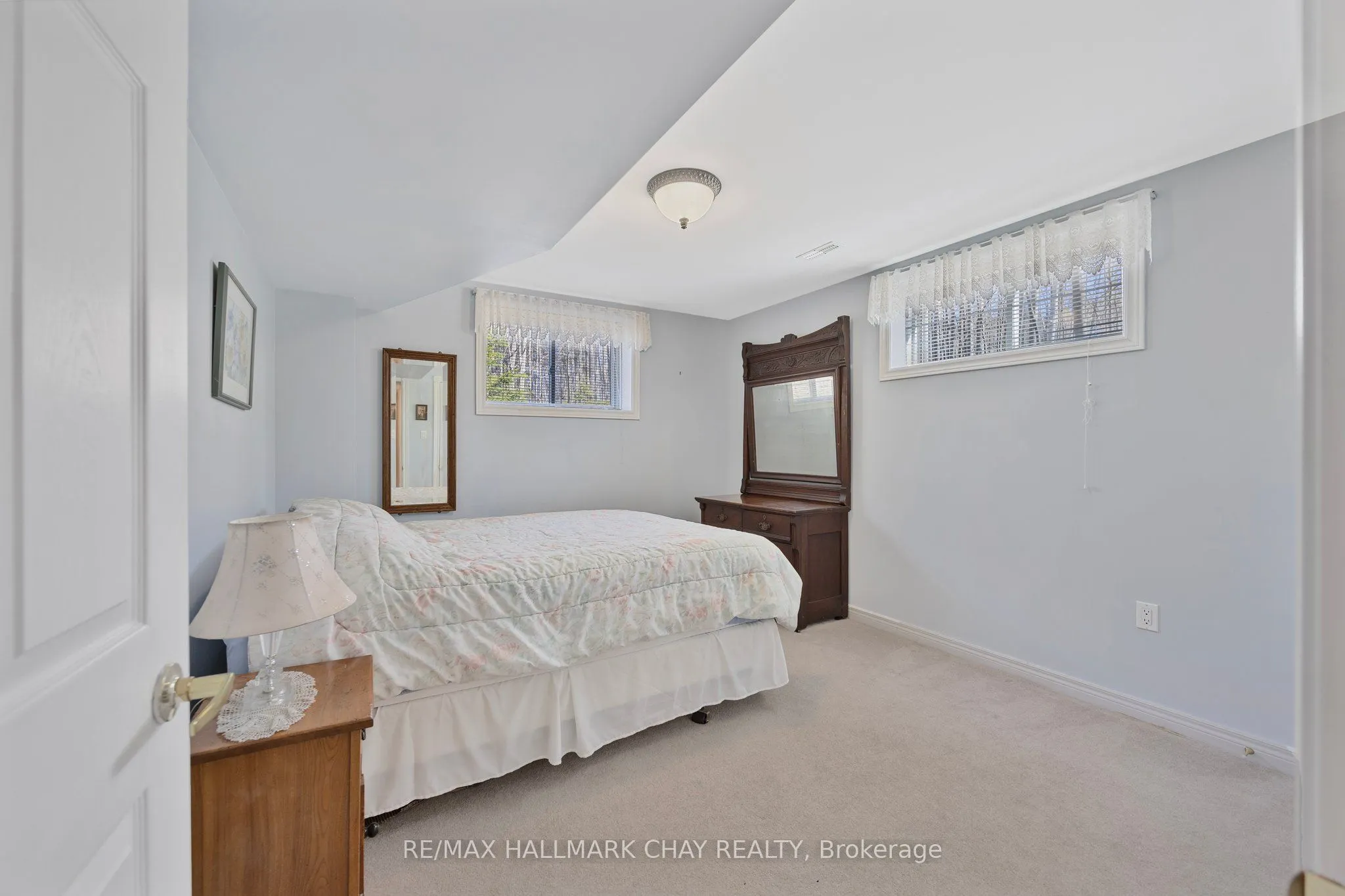 7 Pineview Drive