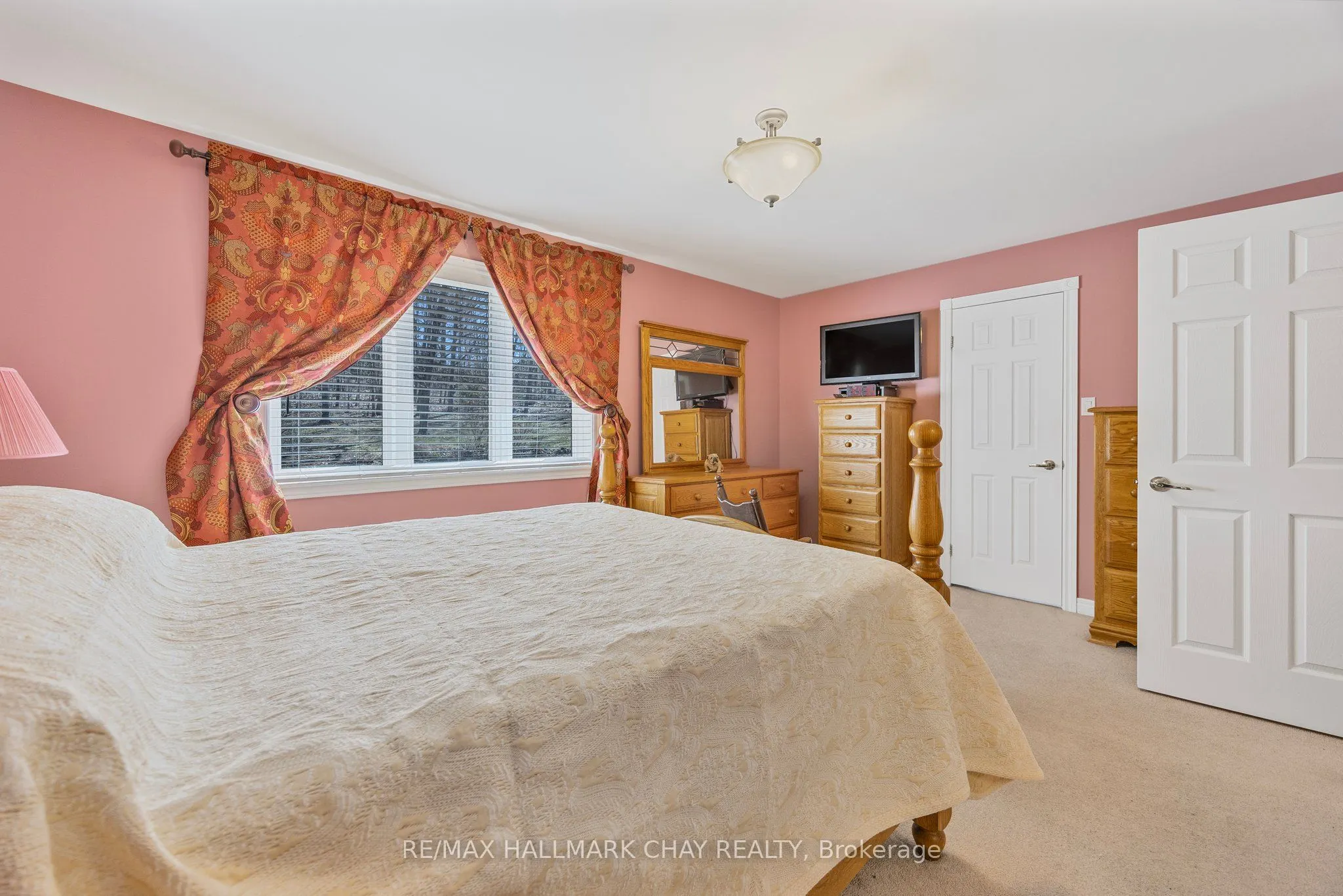7 Pineview Drive