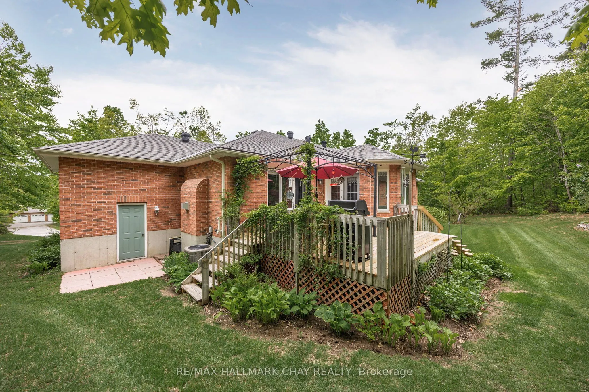 7 Pineview Drive