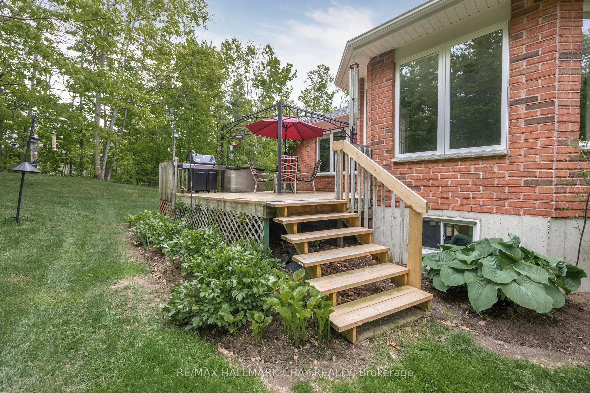 7 Pineview Drive