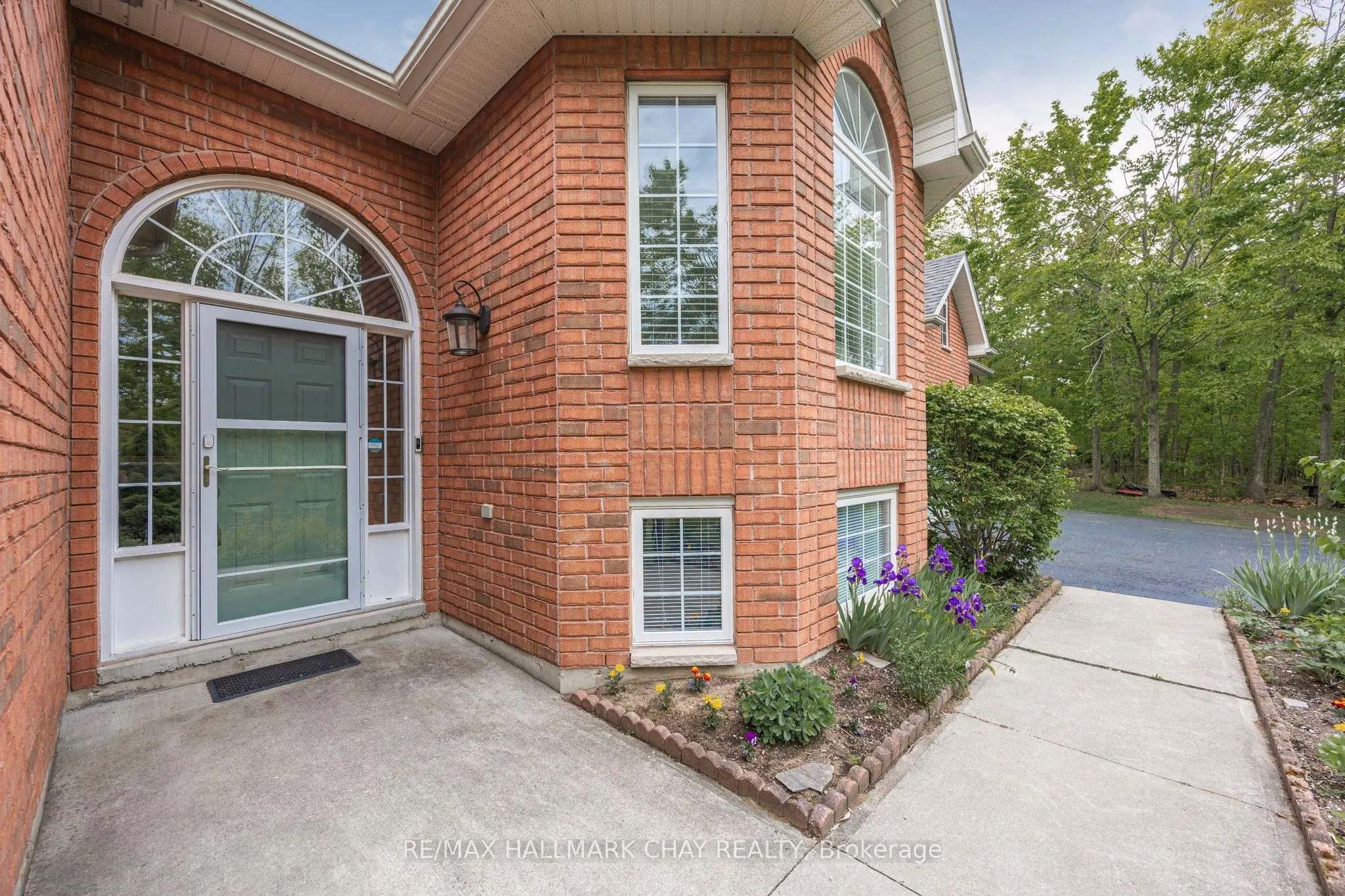 7 Pineview Drive