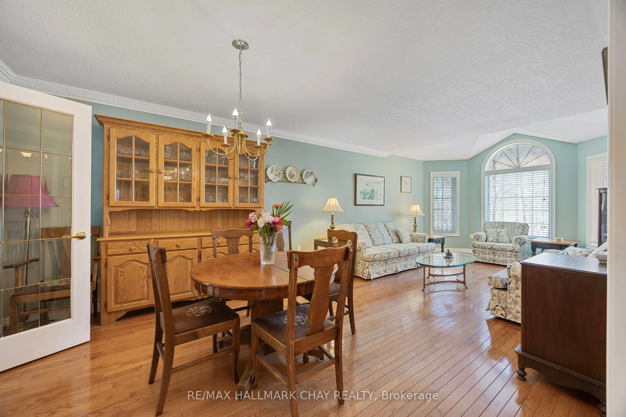 7 Pineview Drive