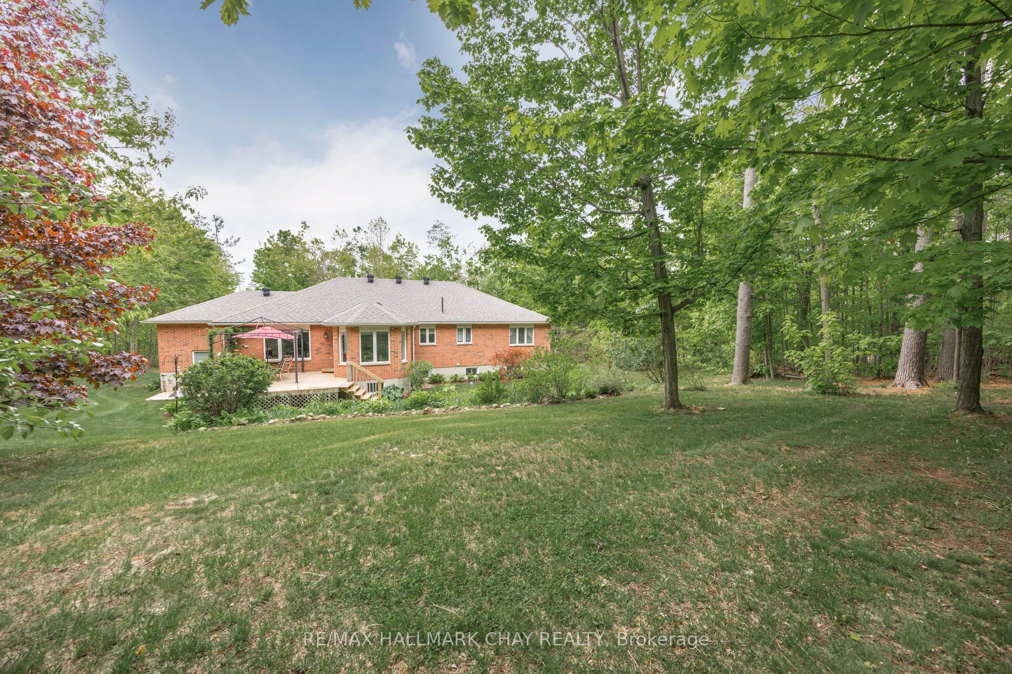 7 Pineview Drive