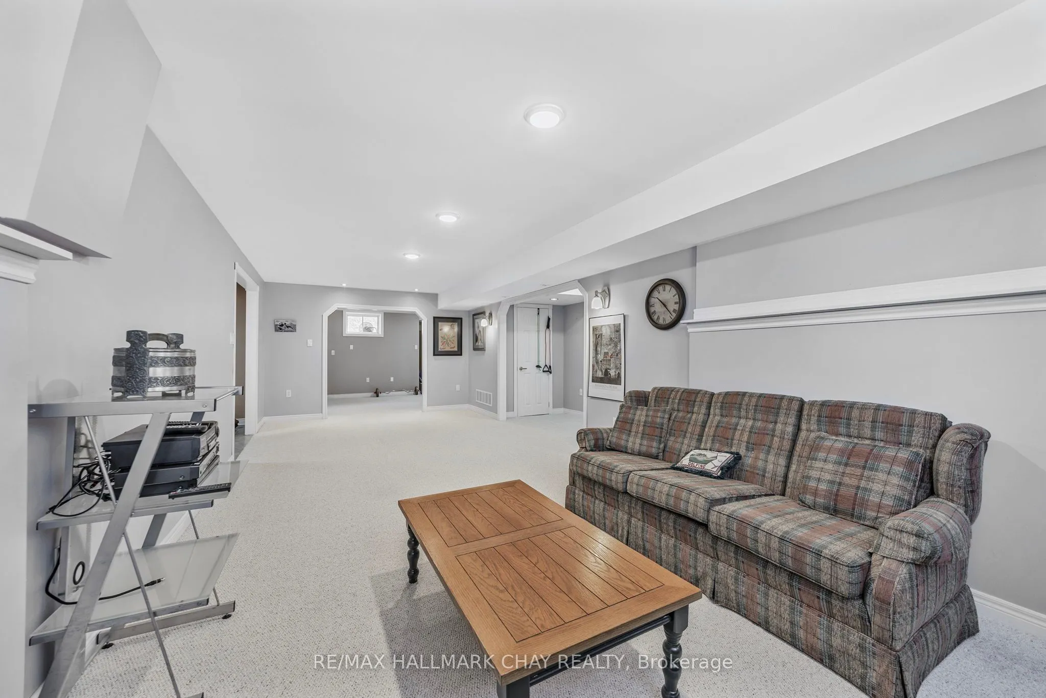 7 Pineview Drive