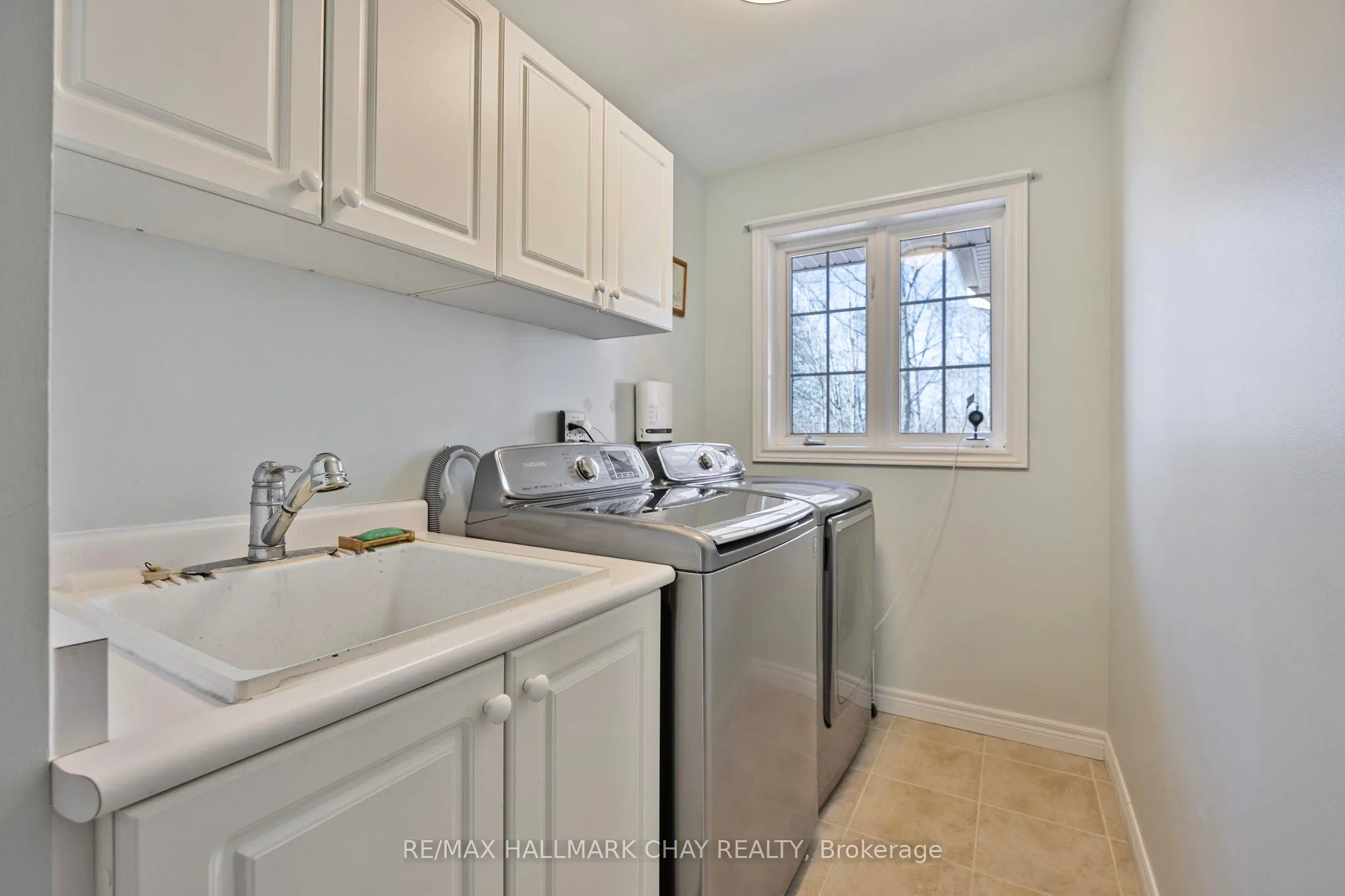 7 Pineview Drive