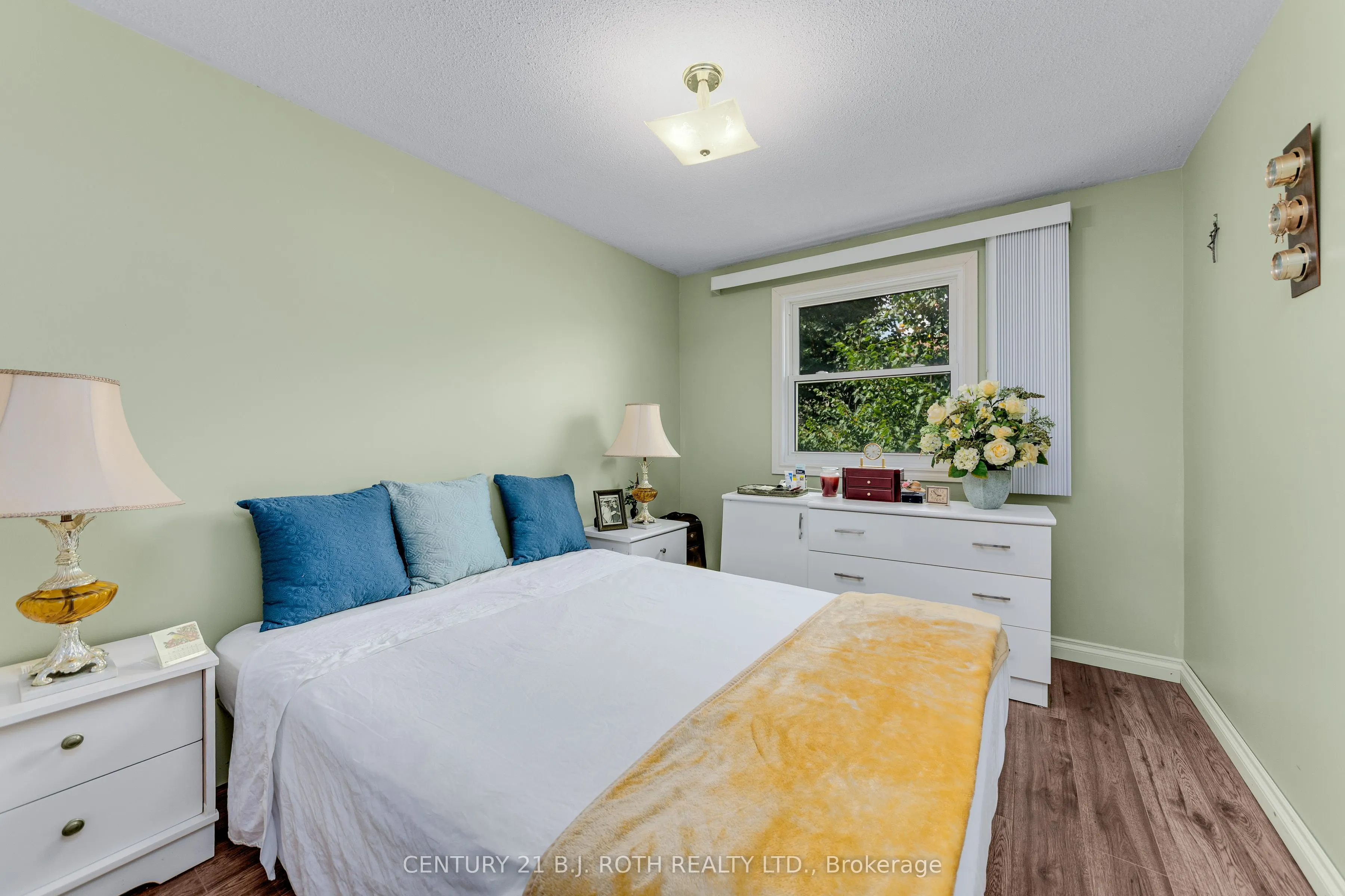 55a Chaucer Crescent