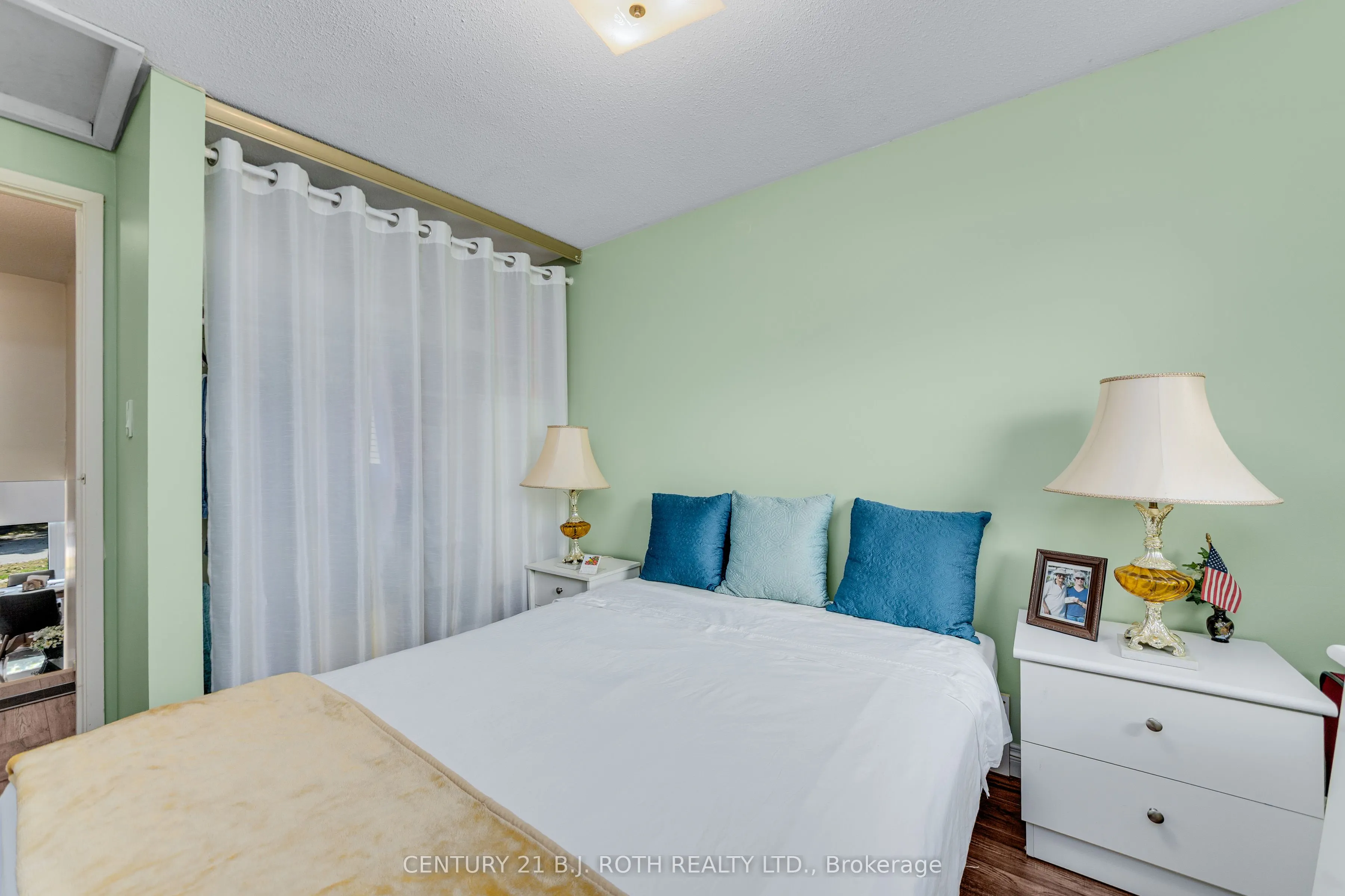 55a Chaucer Crescent
