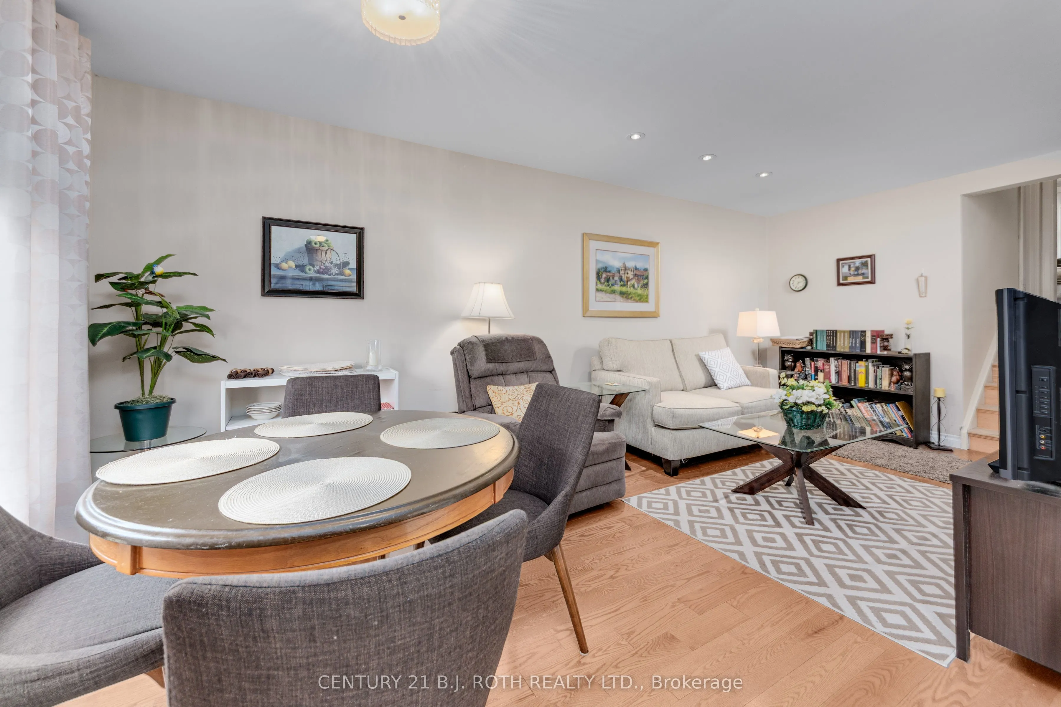 55a Chaucer Crescent