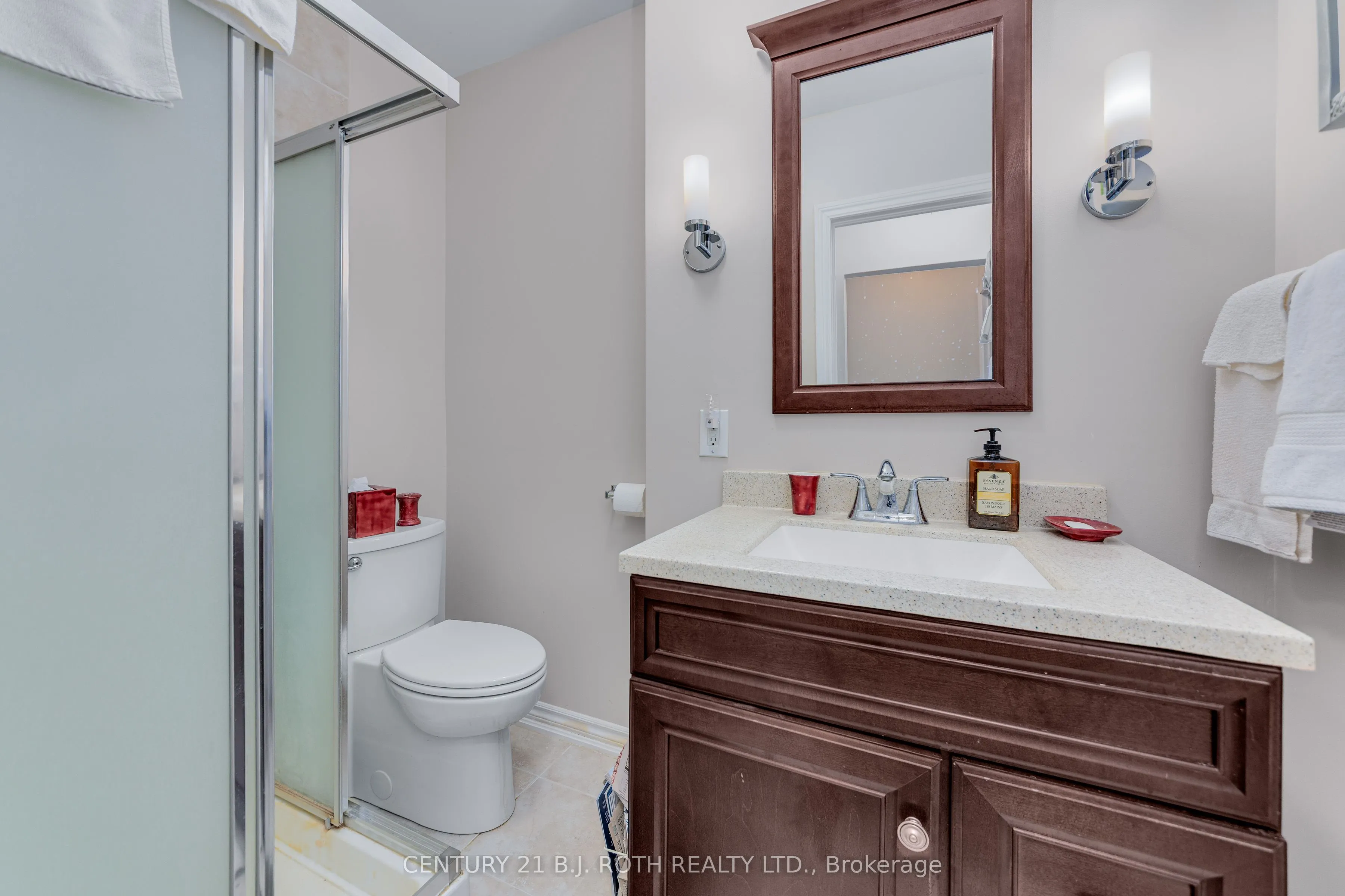 55a Chaucer Crescent
