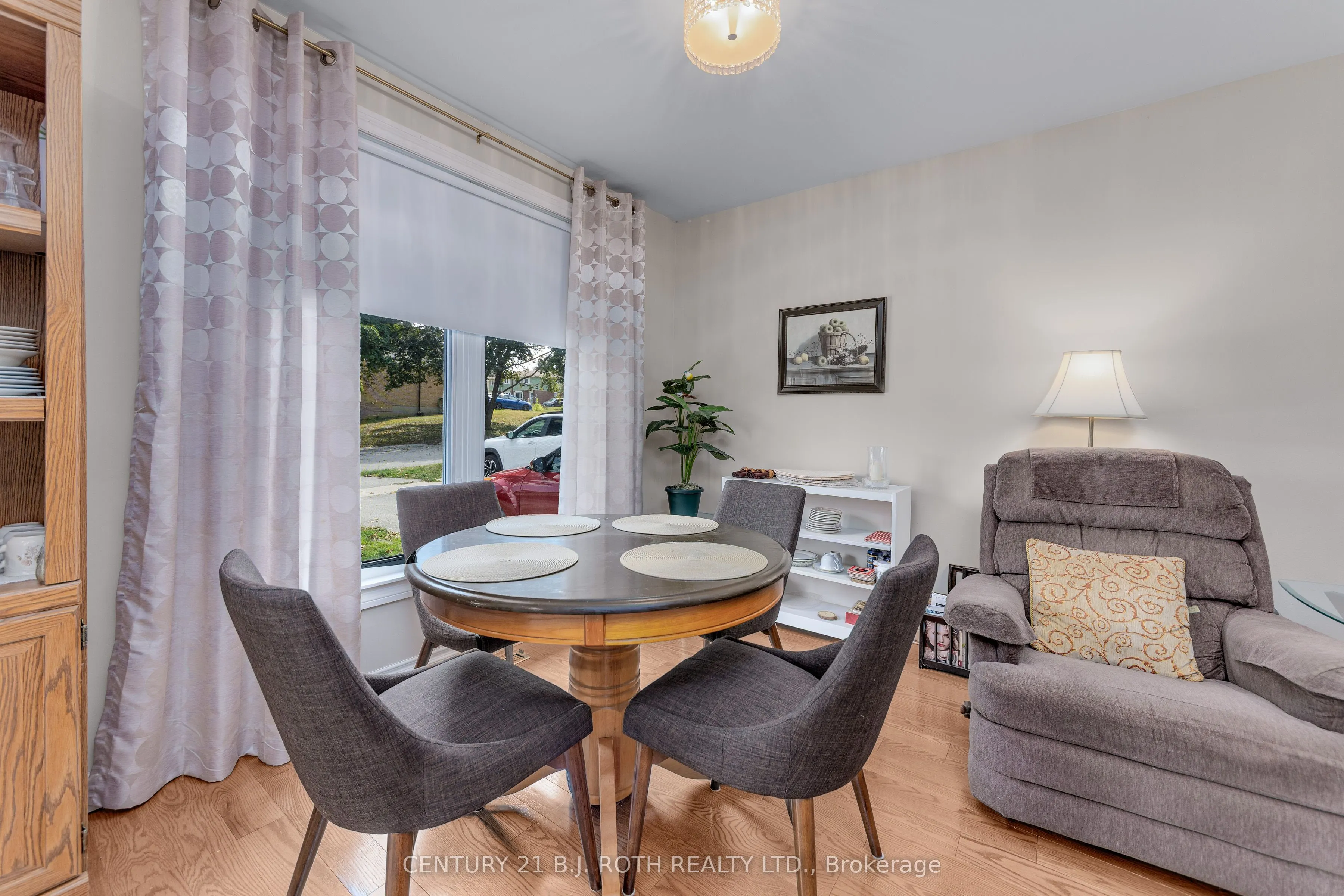 55a Chaucer Crescent