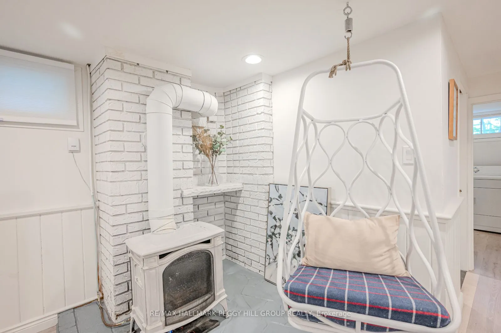 54 Sophia Street E, #Lower
