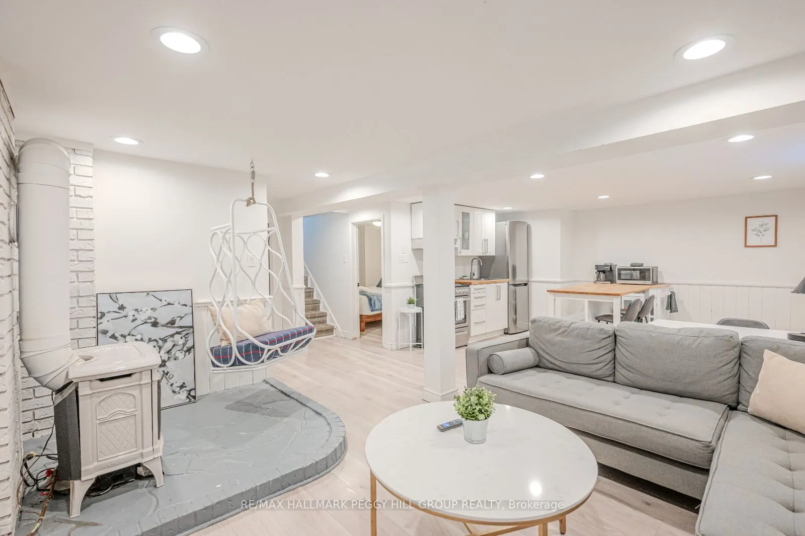 54 Sophia Street E, #Lower