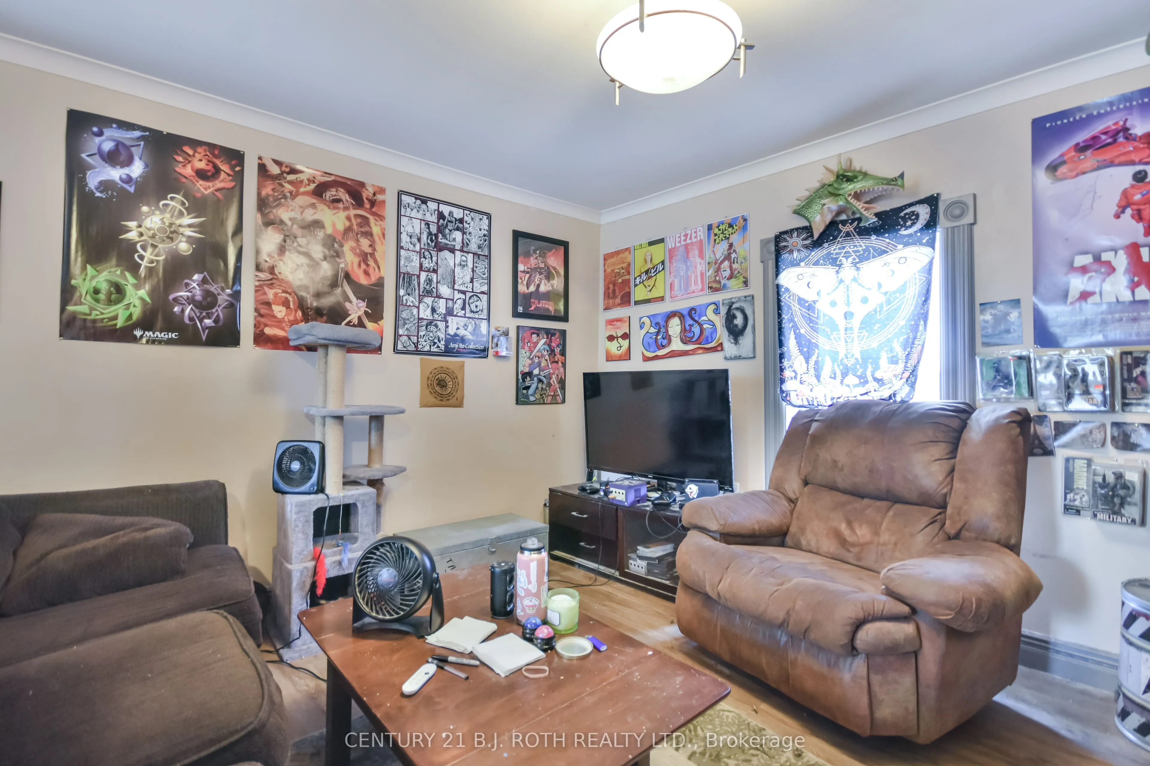 89 Andrew Street S
