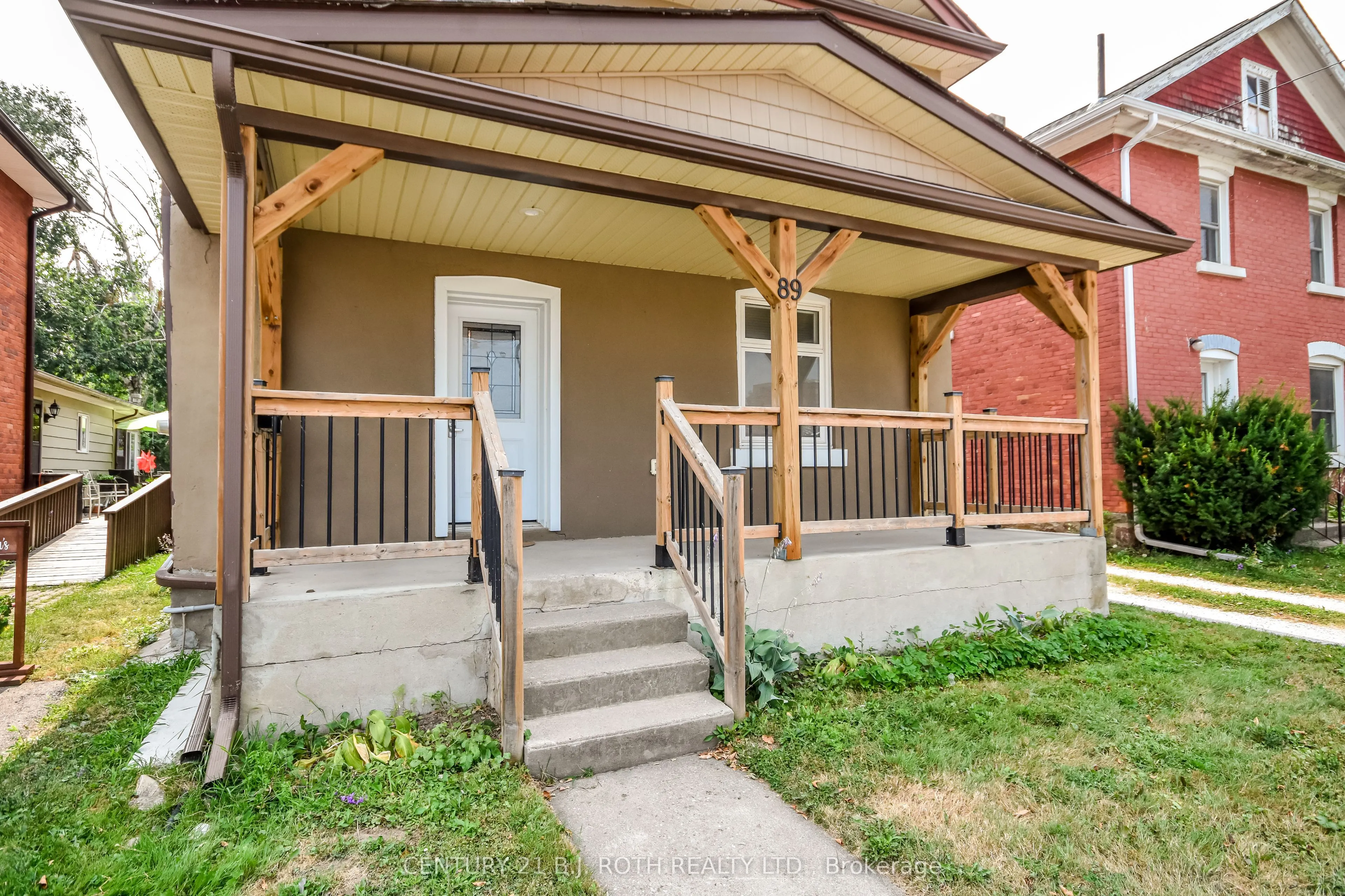 89 Andrew Street S