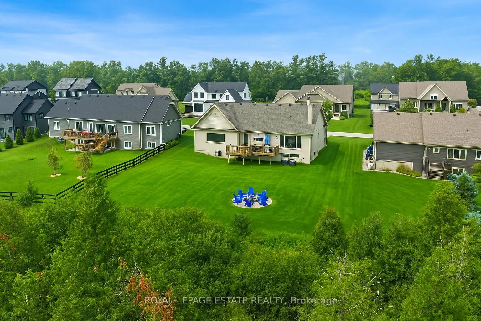 3 Georgian Grande Drive