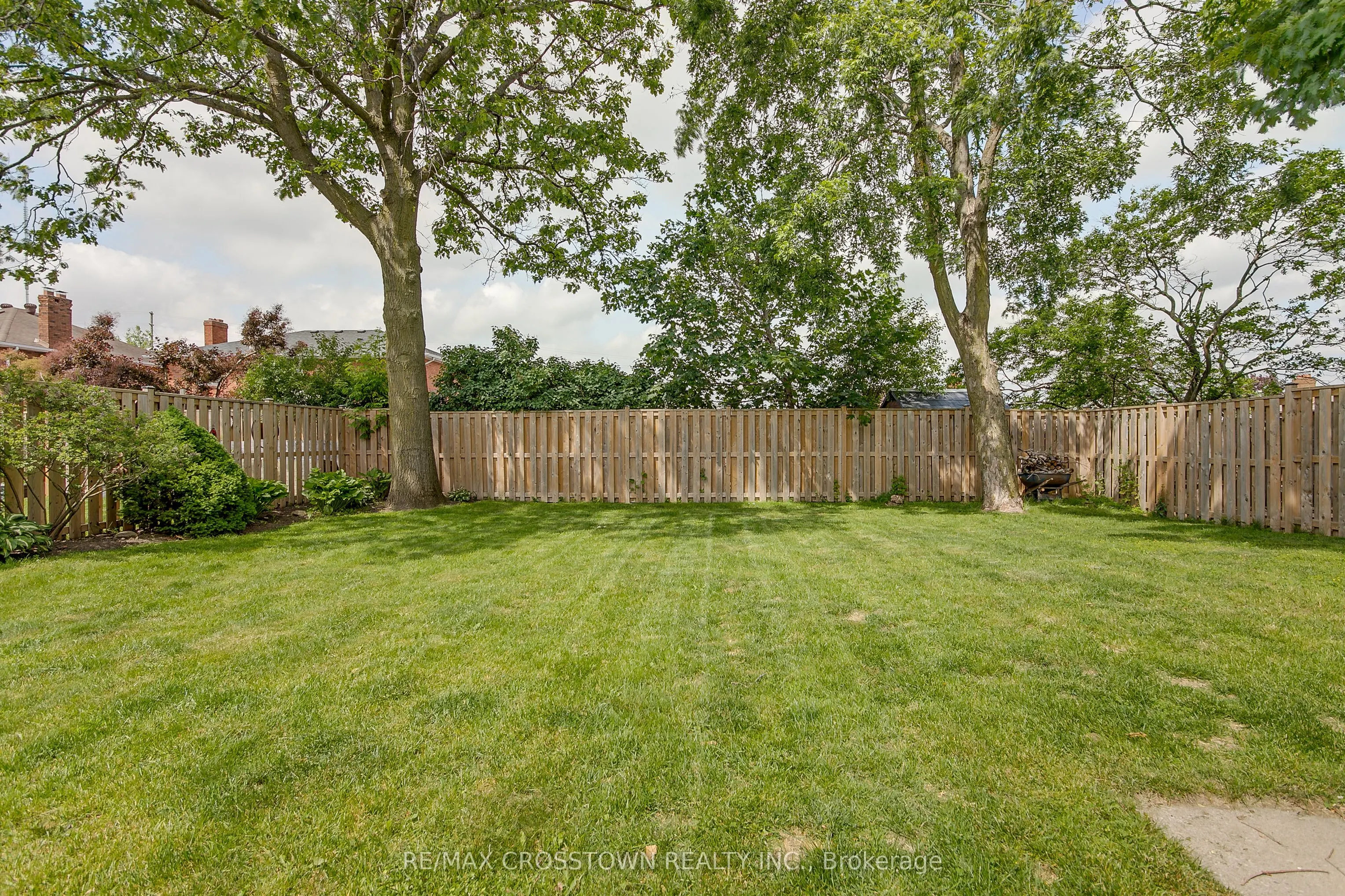 122 Marshall Street S