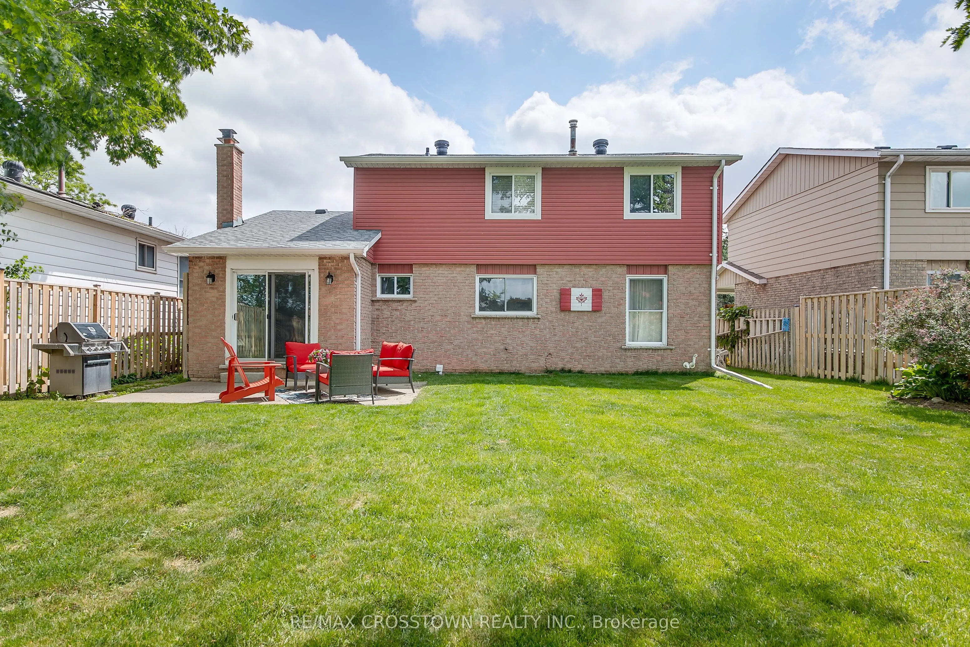 122 Marshall Street S
