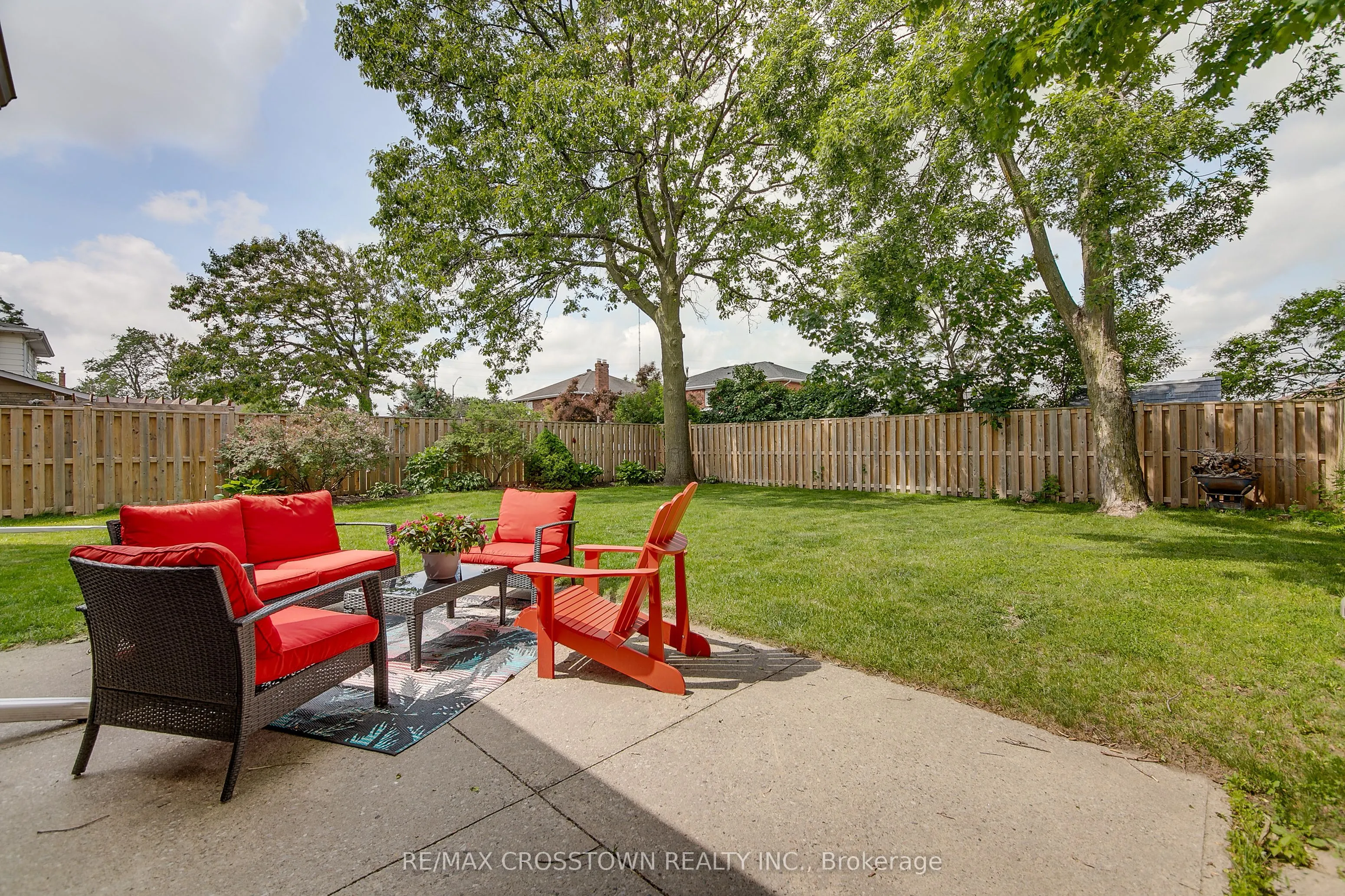 122 Marshall Street S