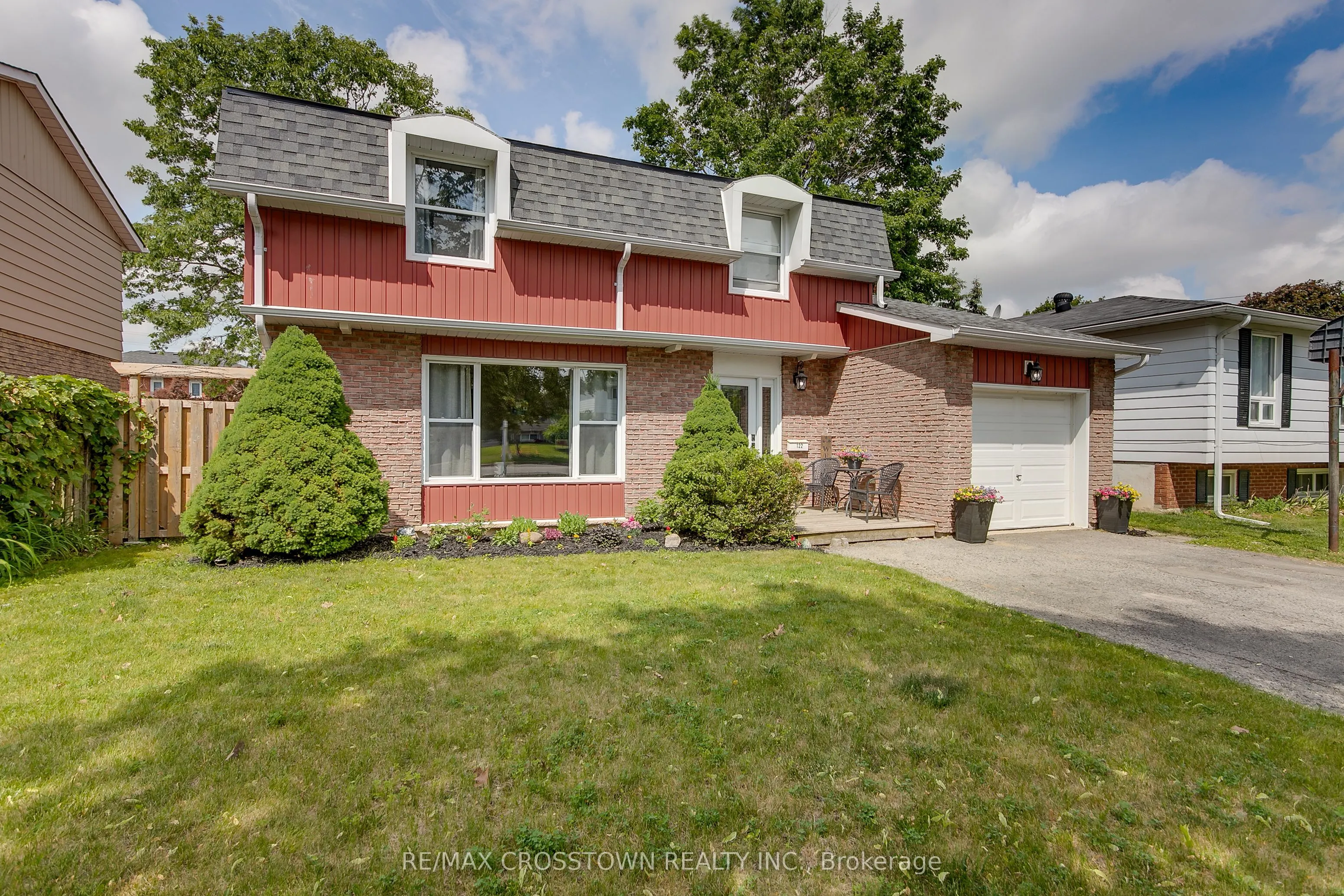 122 Marshall Street S