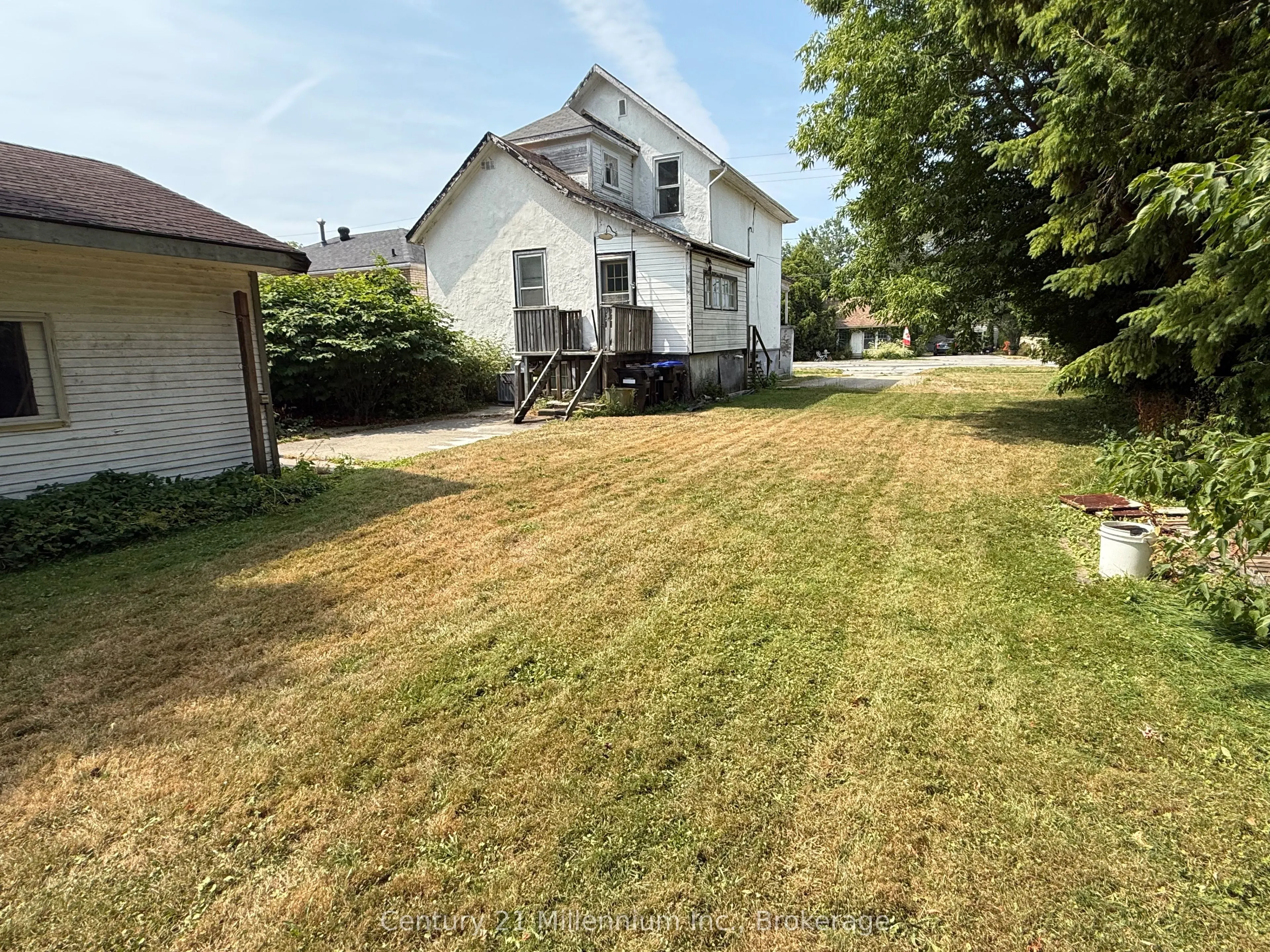 360 ONTARIO Street