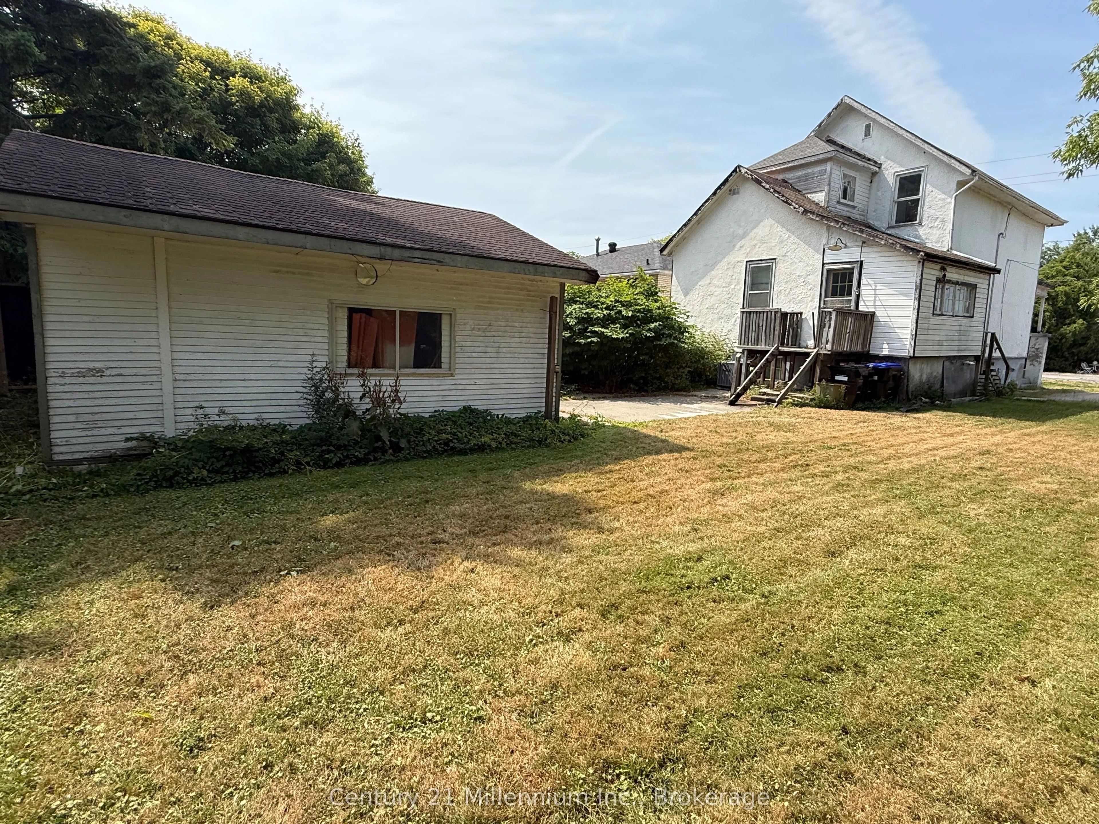 360 ONTARIO Street
