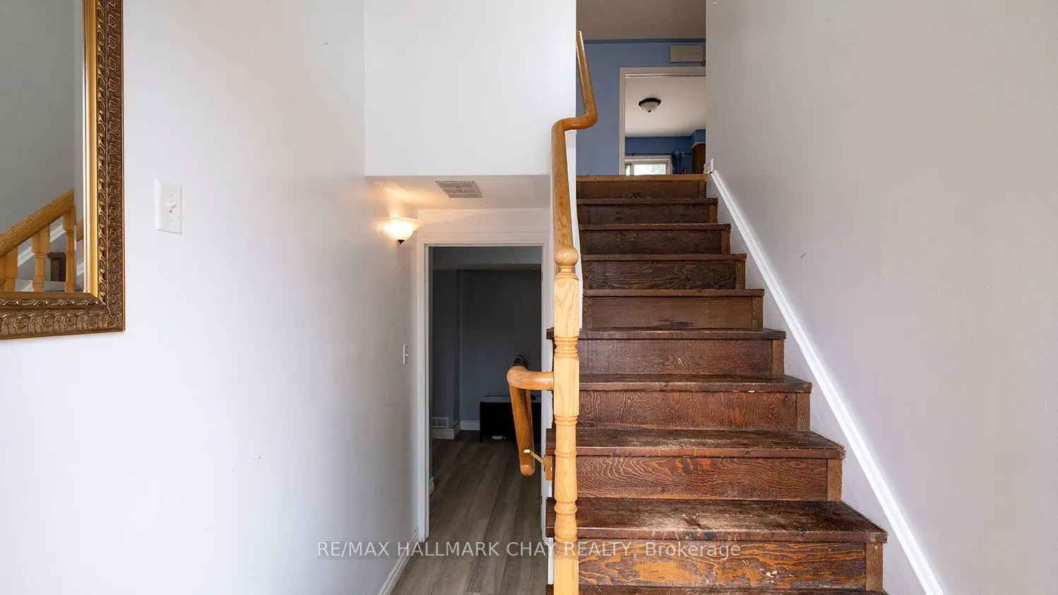 139 WAWINET Street