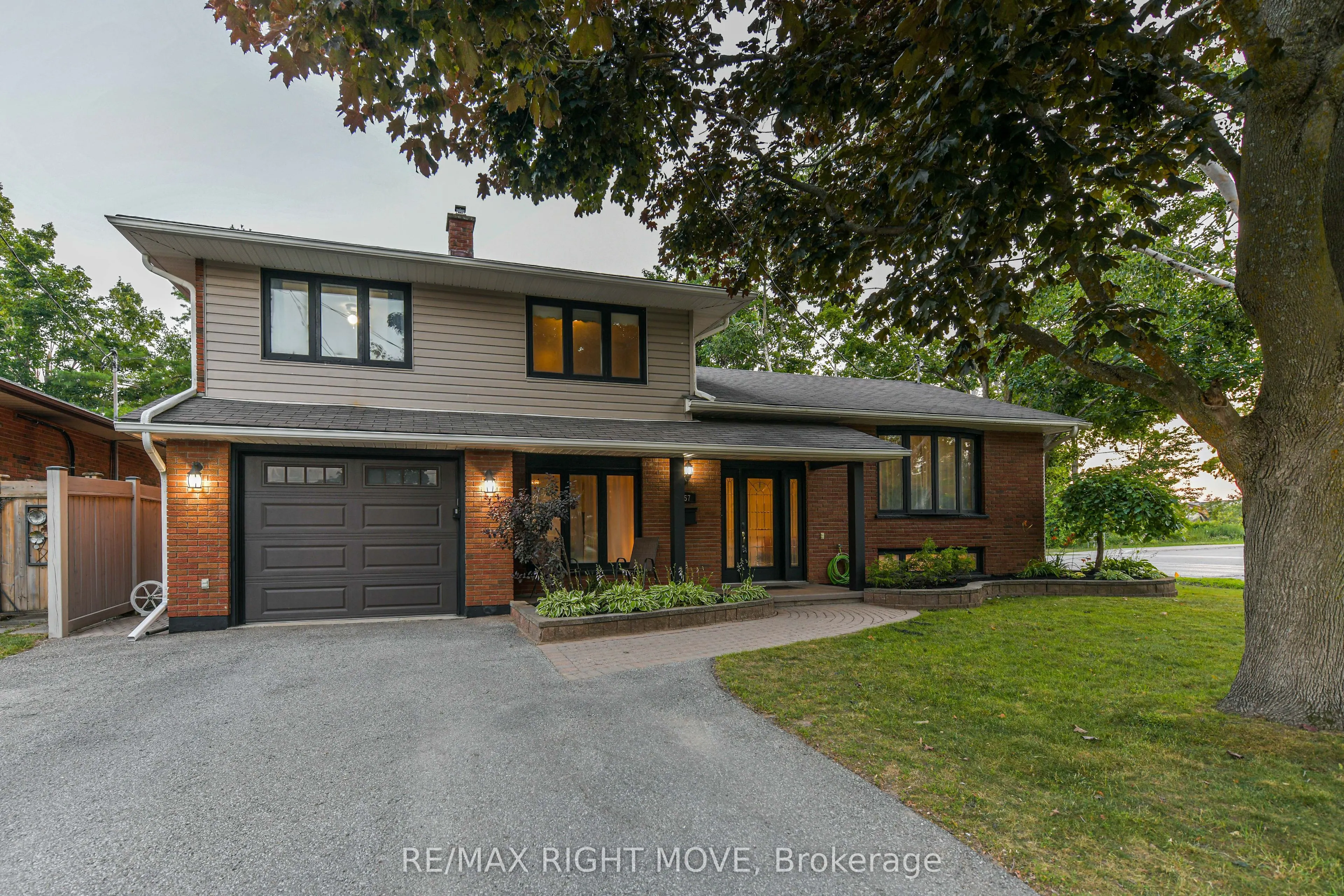 457 Peter Street N