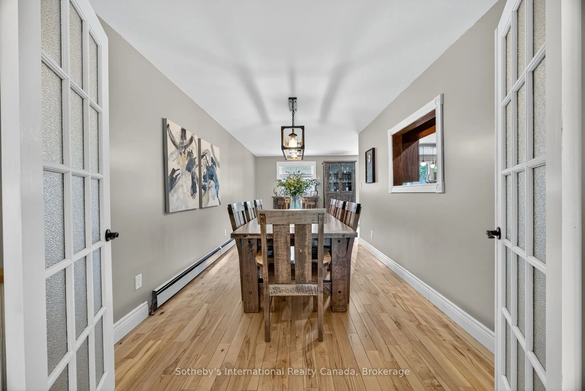79 Caroline Street W