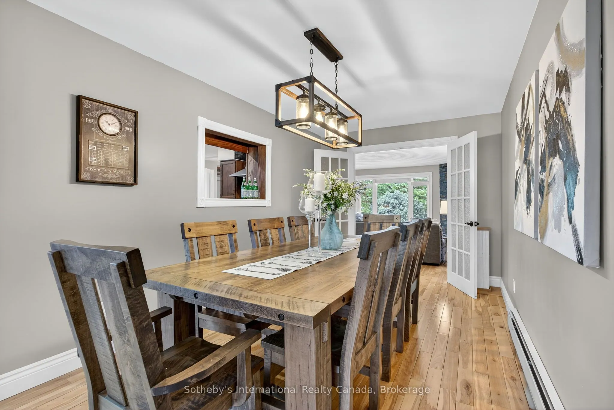 79 Caroline Street W