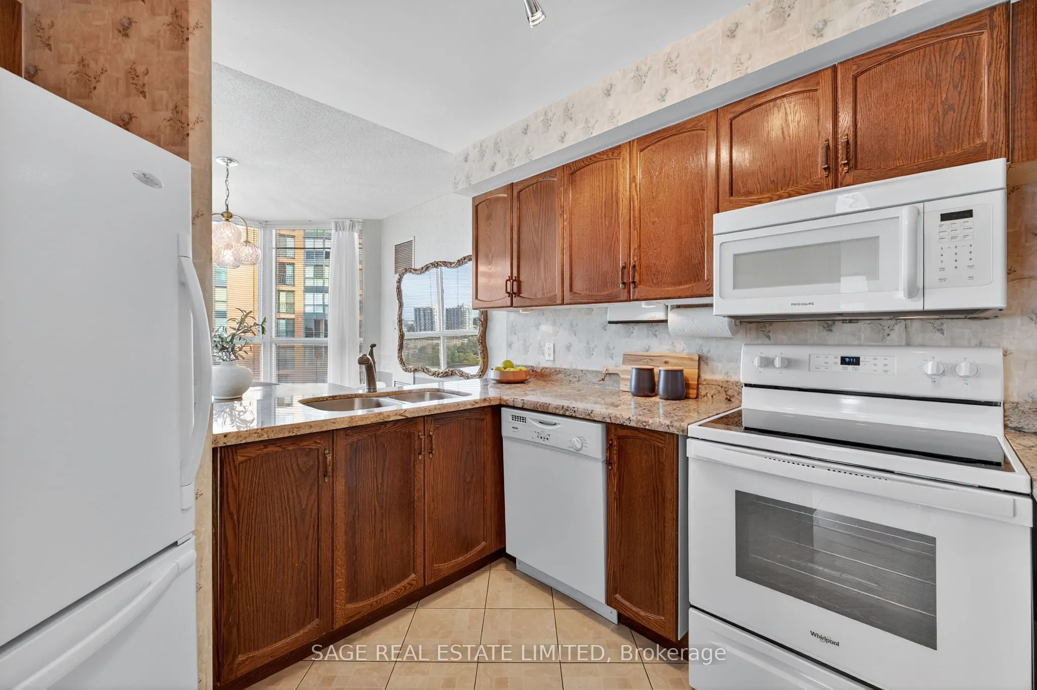 150 Dunlop Street E, #706