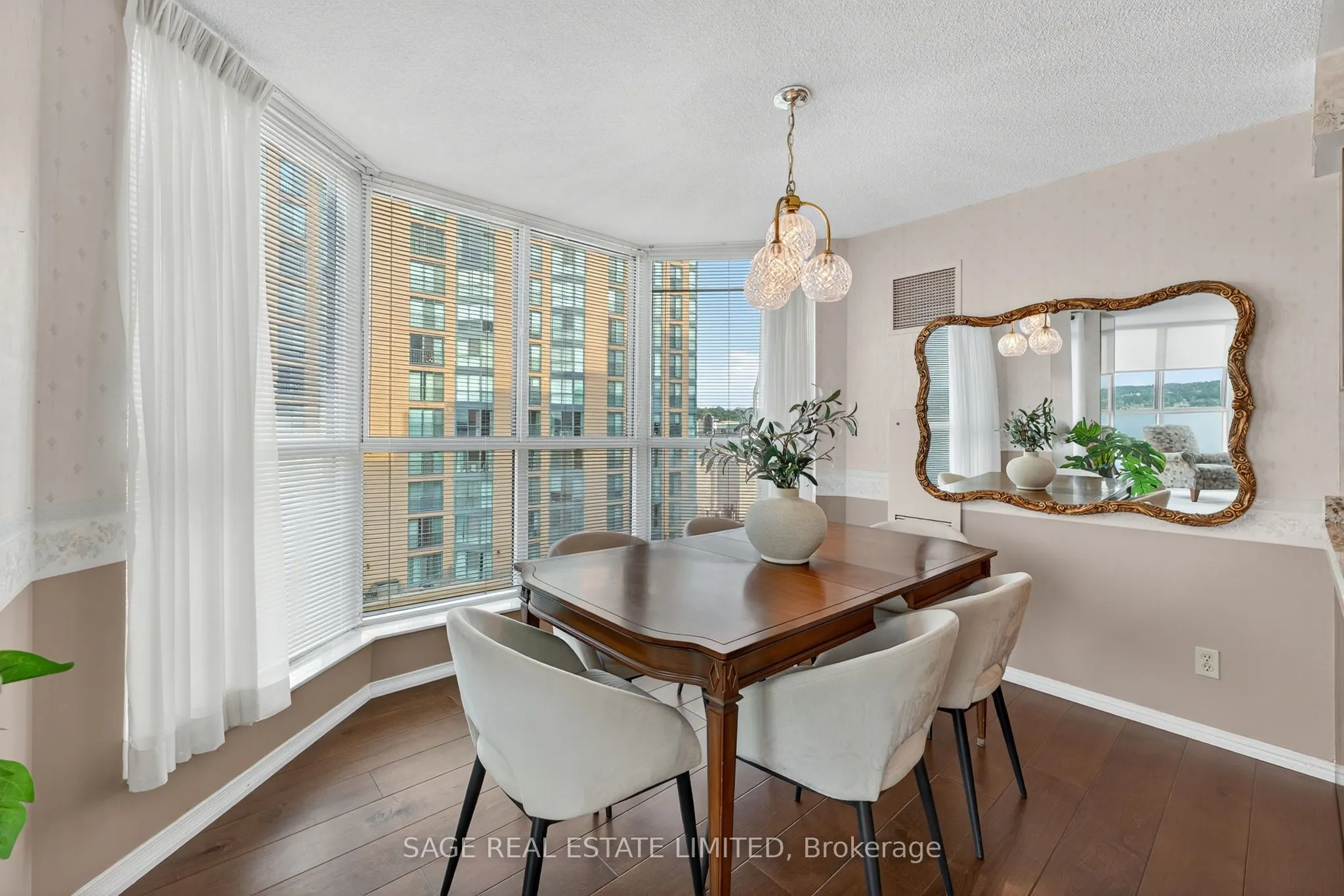 150 Dunlop Street E, #706